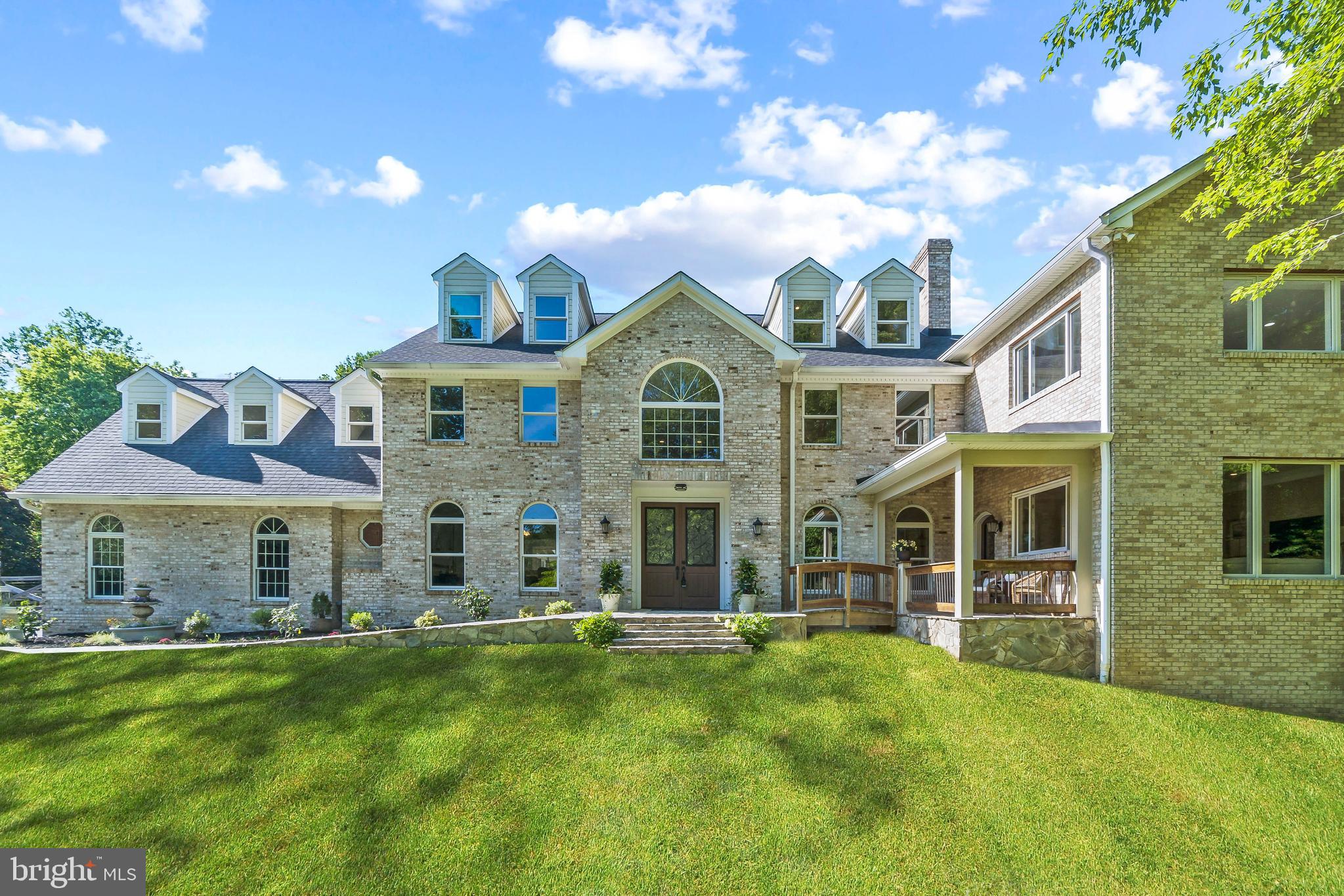 QUEEN ANNE ESTATES - Residential