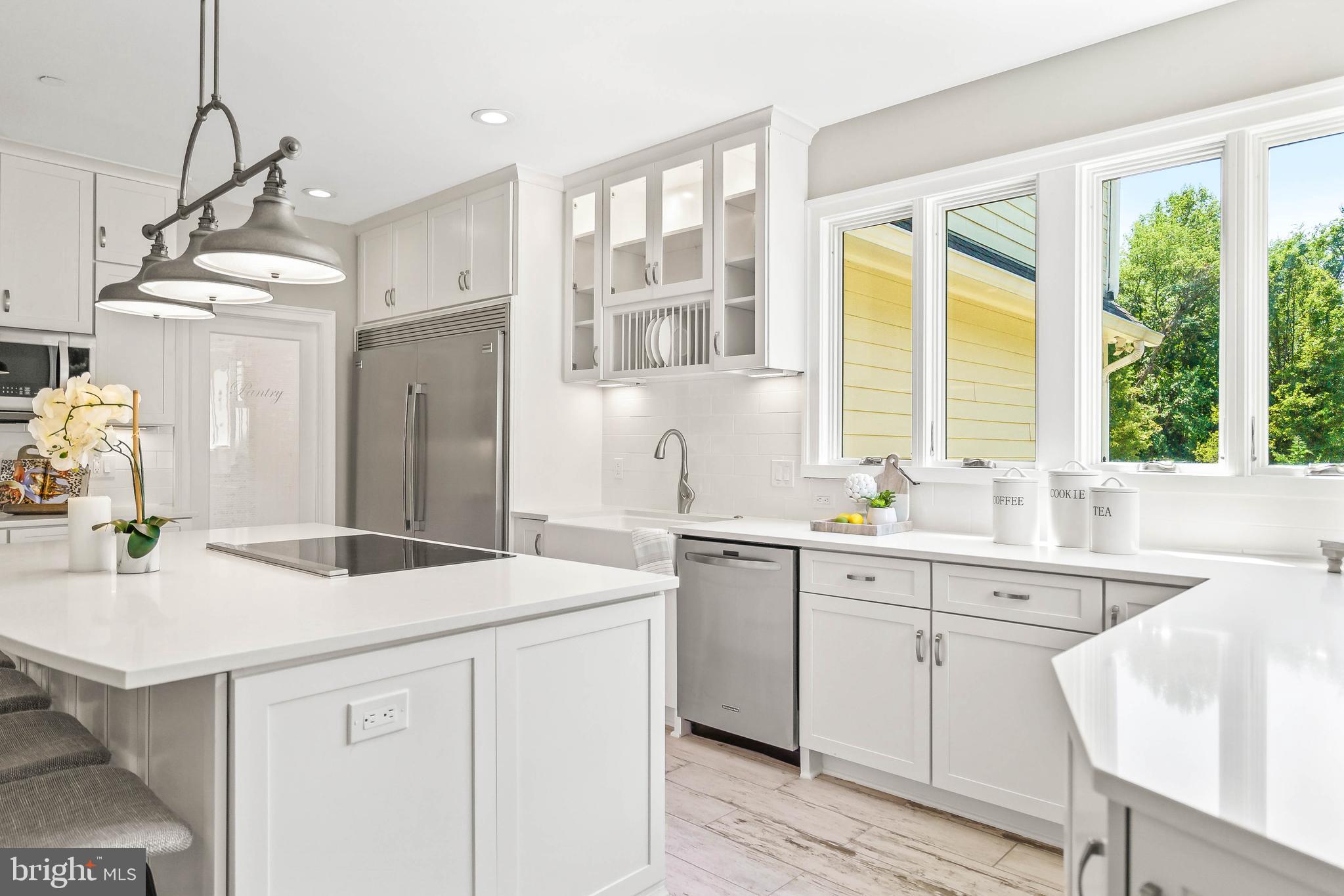 QUEEN ANNE ESTATES - Residential