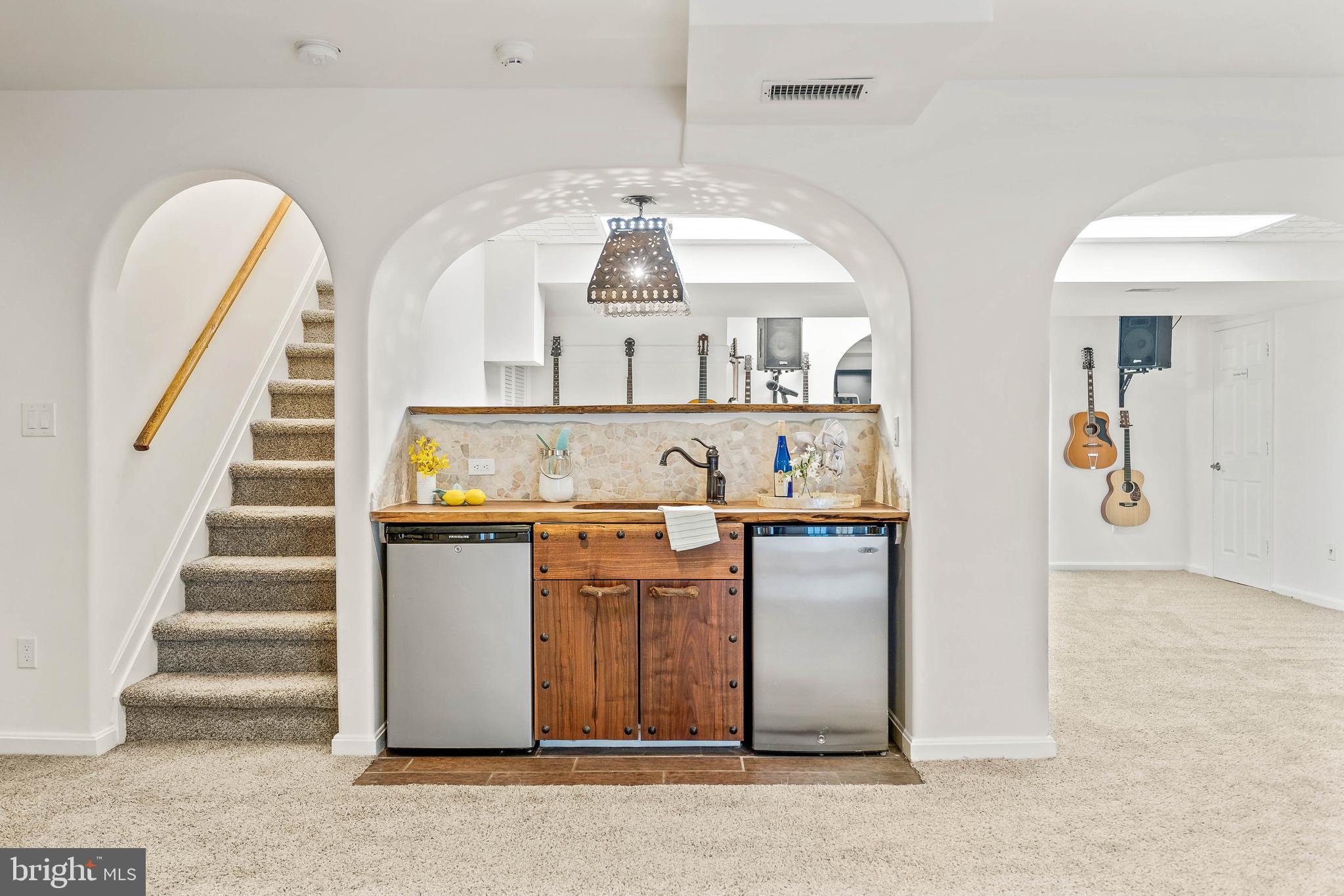 QUEEN ANNE ESTATES - Residential