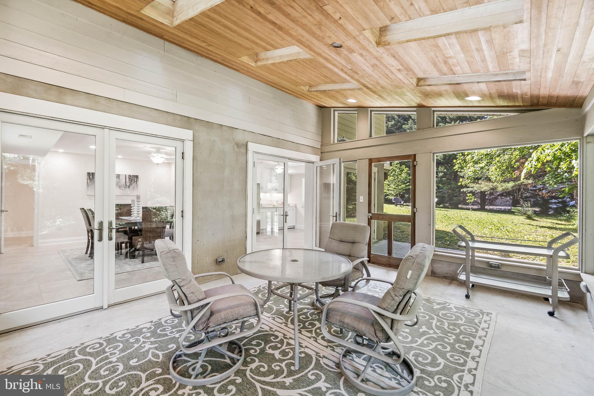 QUEEN ANNE ESTATES - Residential