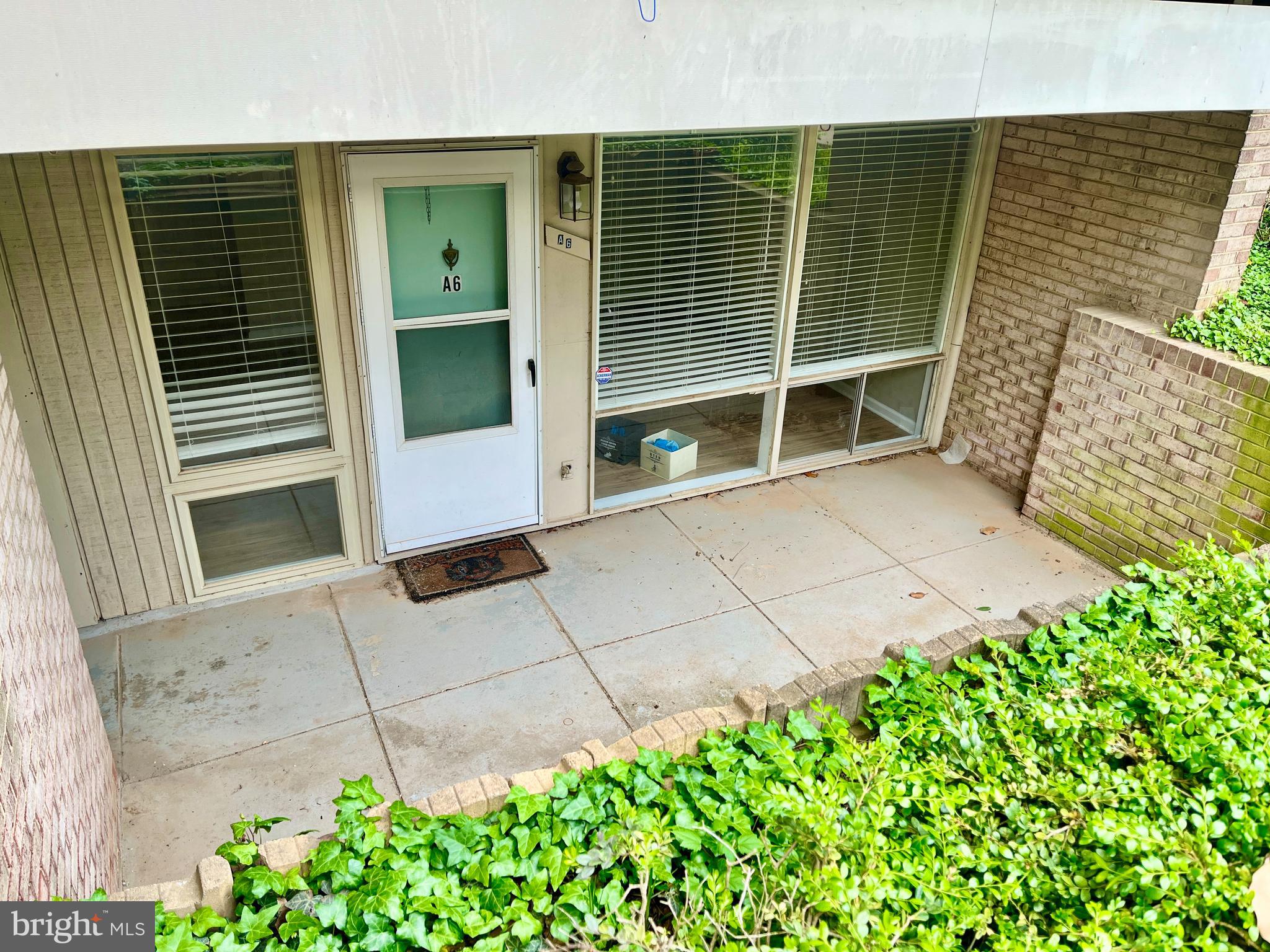 FALLS PLAZA - Residential