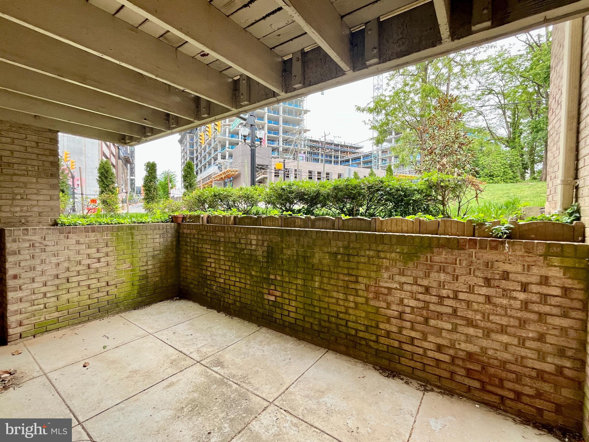FALLS PLAZA - Residential