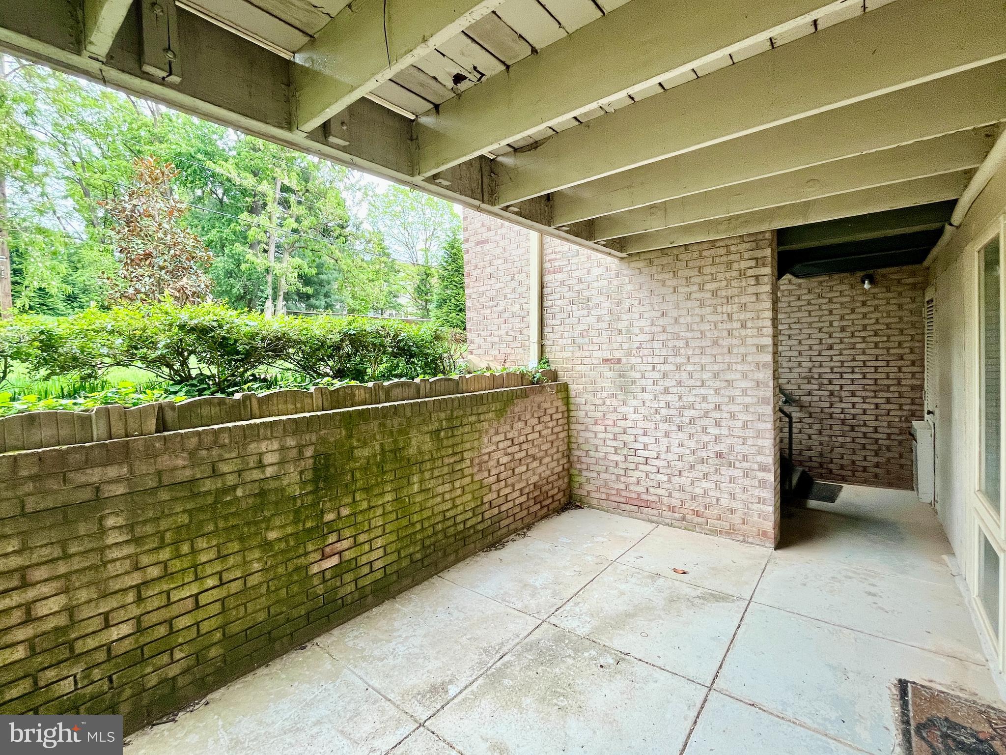 FALLS PLAZA - Residential