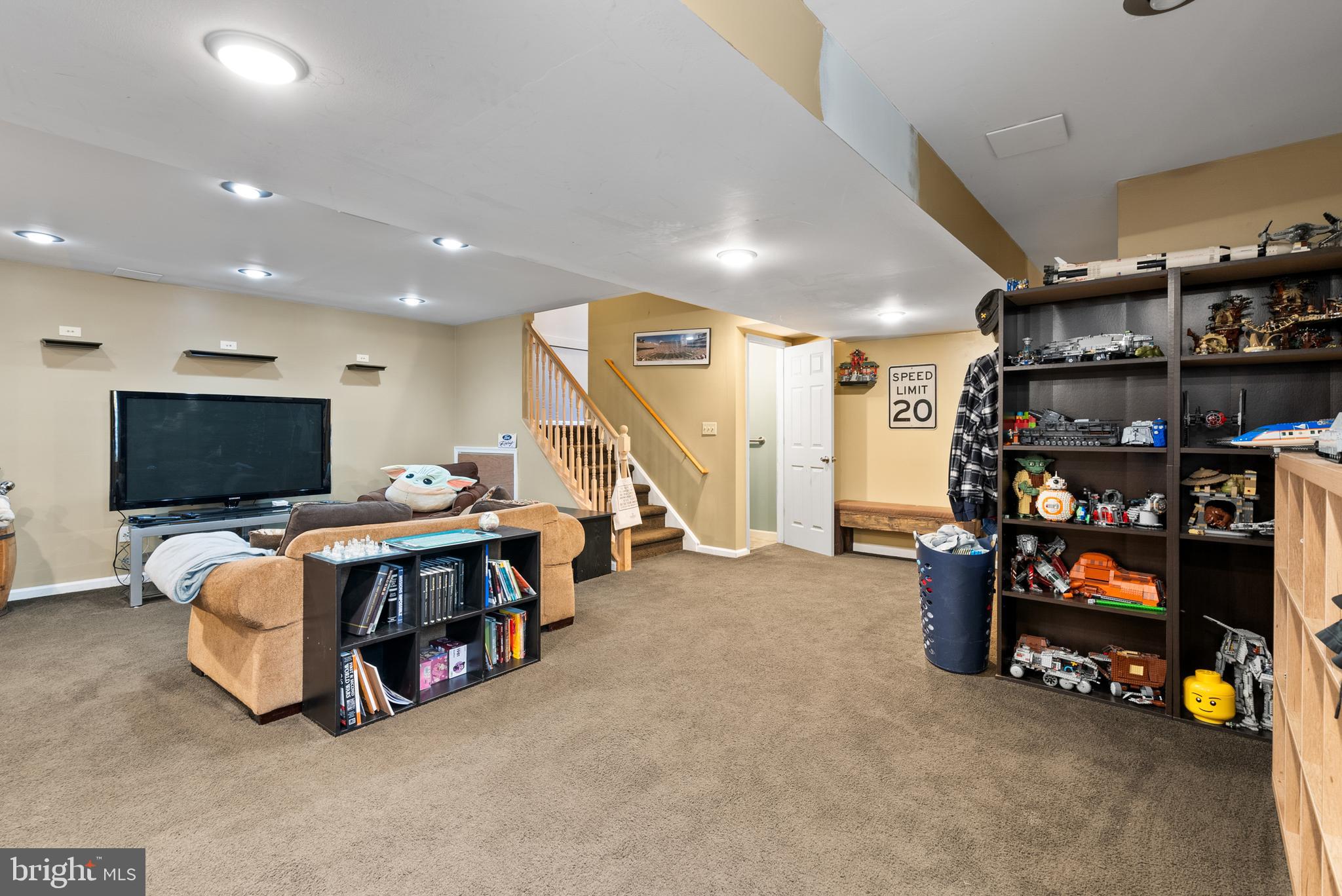 HAWTHORNE ESTATES - Residential