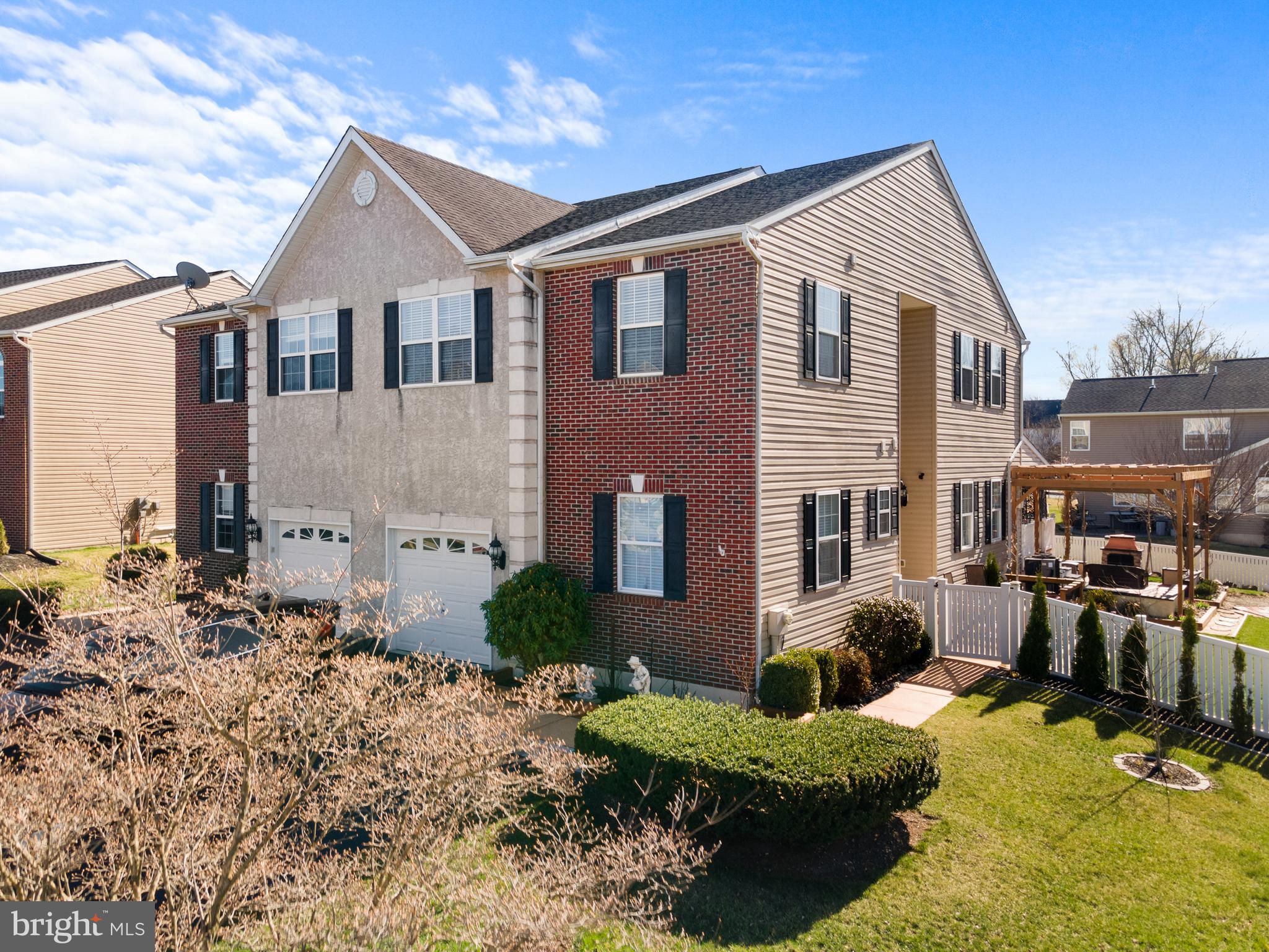 HAWTHORNE ESTATES - Residential