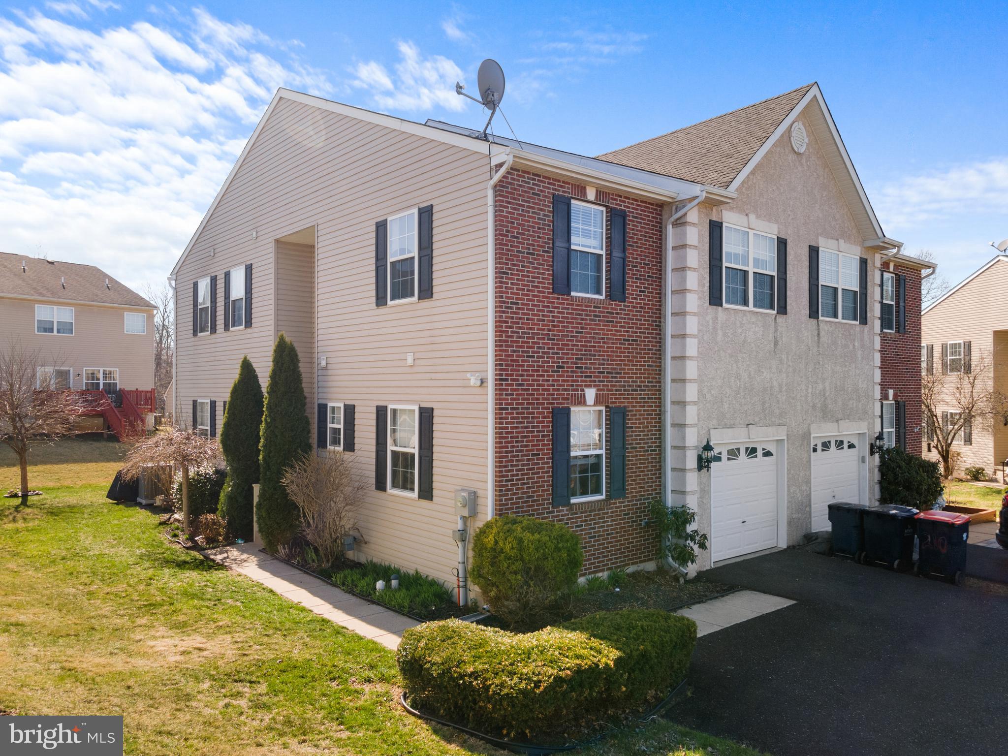 HAWTHORNE ESTATES - Residential