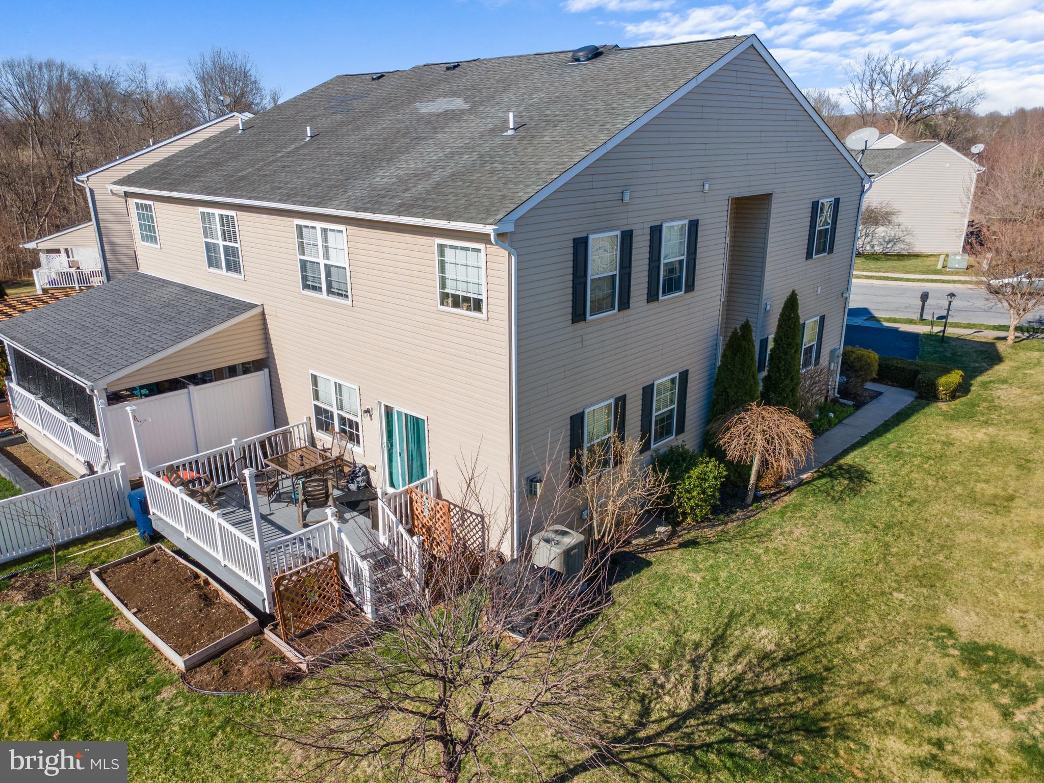 HAWTHORNE ESTATES - Residential