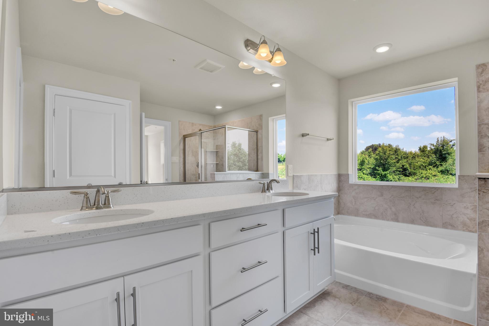 STONEGATE - Residential