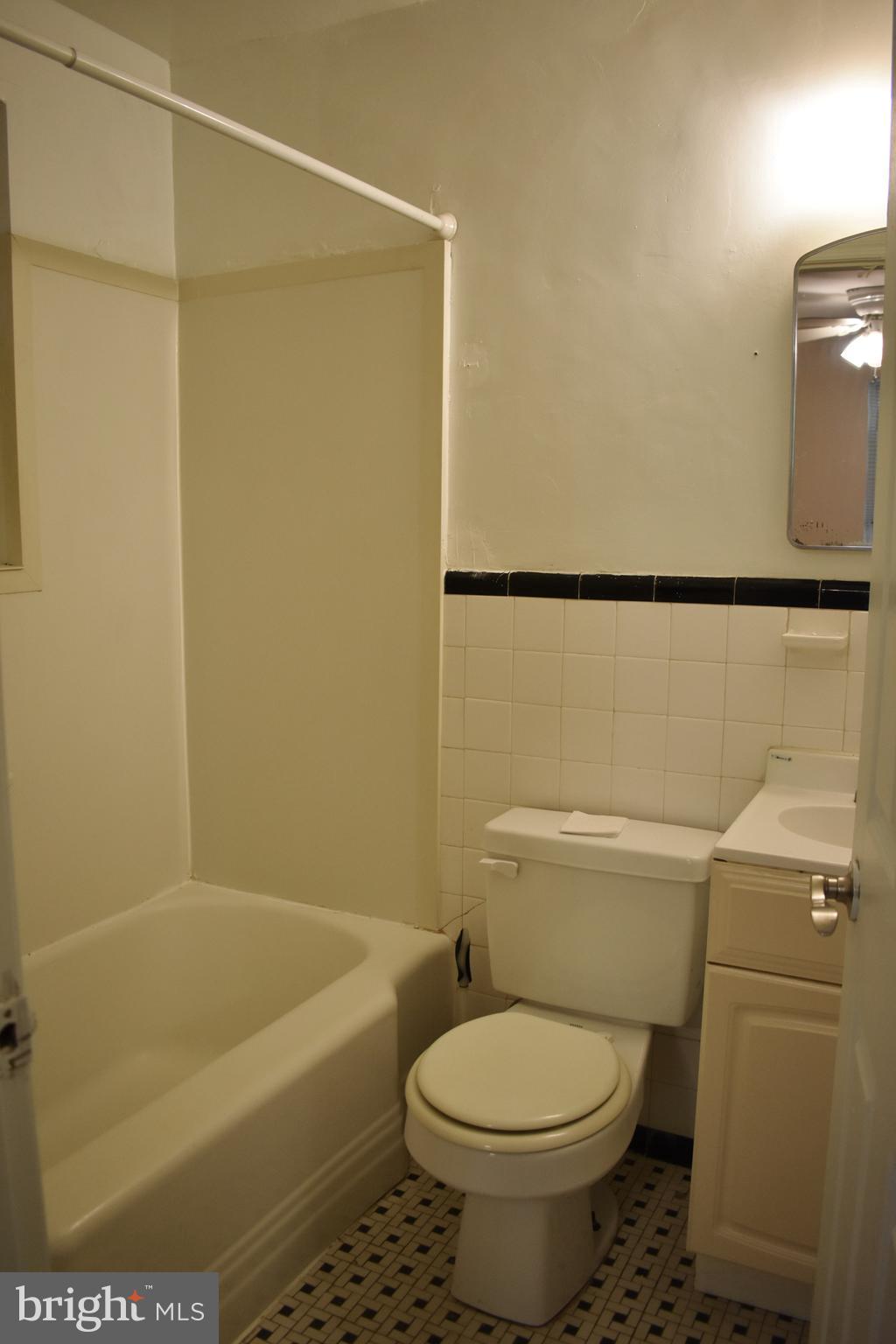 FOREST HILLS - Residential Lease