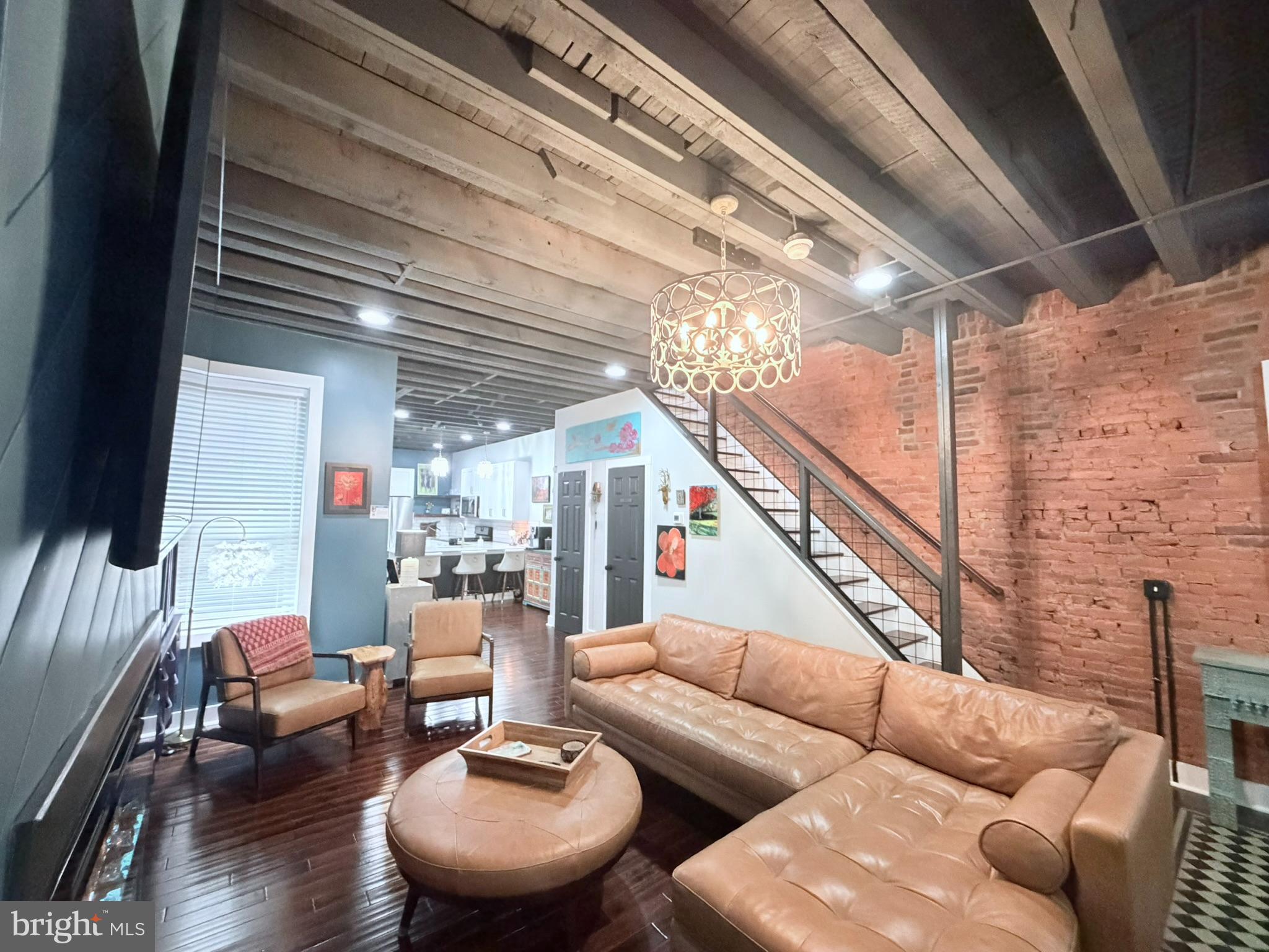 350 E CHESTNUT STREET