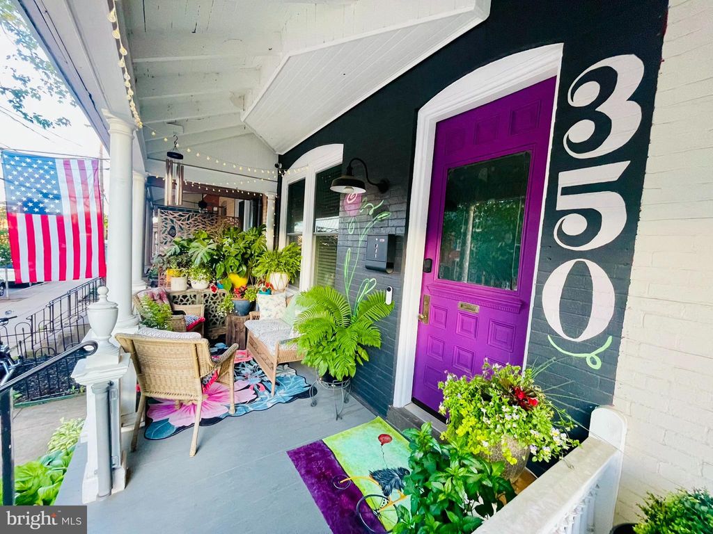 Photo of 350 E Chestnut Street, LANCASTER, PA 17602 (MLS # PALA2083776)