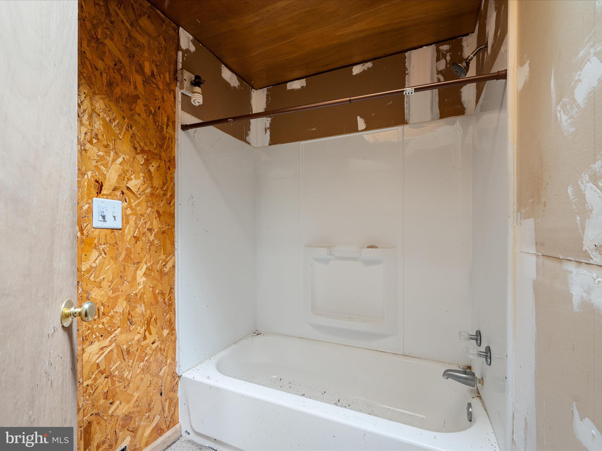 HIDDEN RIVER - Residential