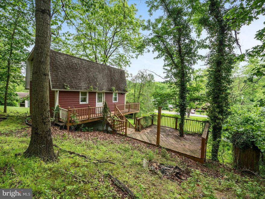 Endless Potential in Hidden River! Tucked away on 1.03 acres, this 2bedroom, 1 full bath home with an unfinished walkout basement is a blank canvas waiting for your vision. A detached studio apartment above the garage adds income potential, guest space, or creative retreat possibilities. Surrounded by mature trees in the peaceful Hidden River community, this property offers privacy, character, and room to grow. Bring your tools and transform this hidden gem into something extraordinary!