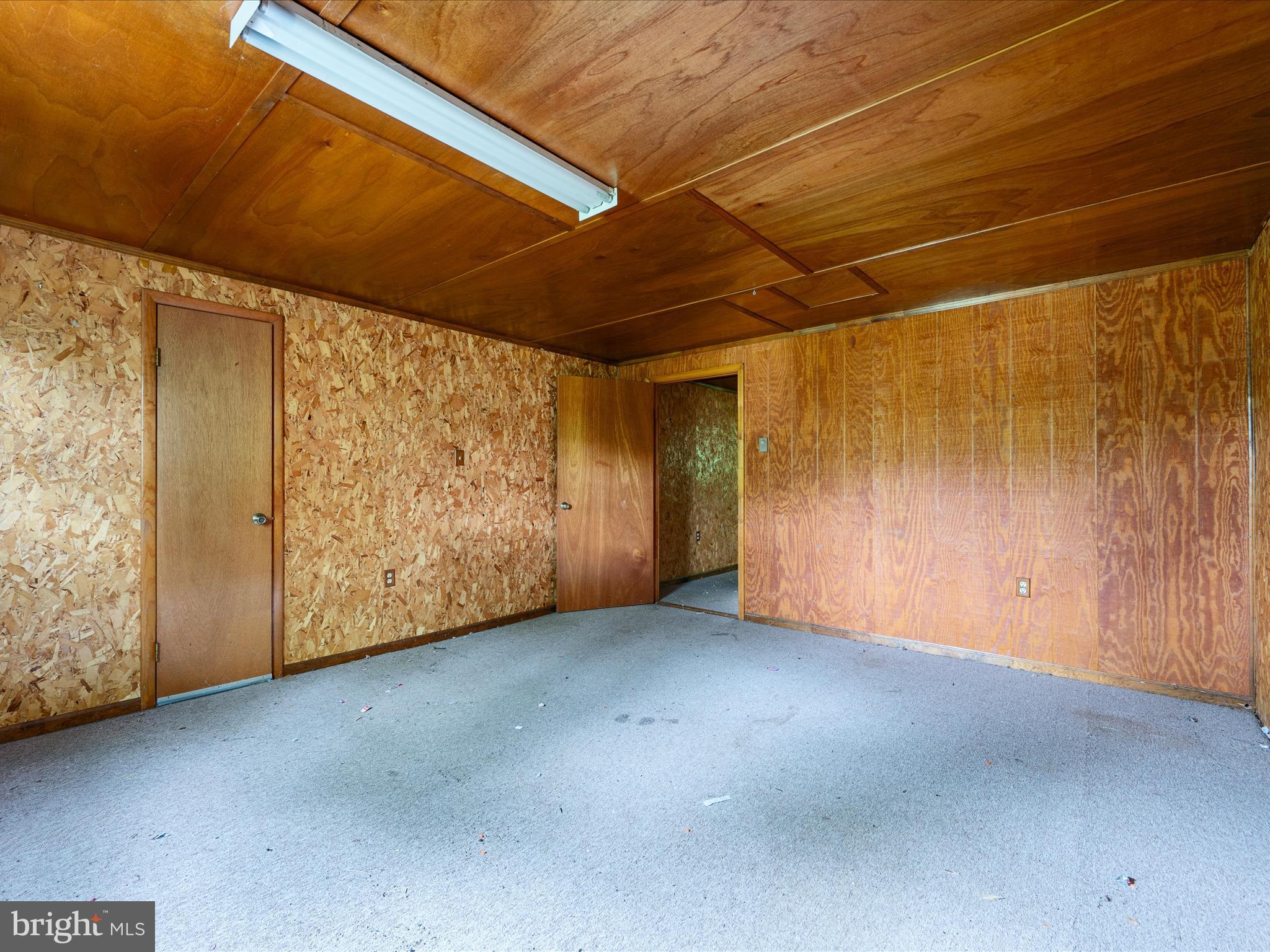 HIDDEN RIVER - Residential