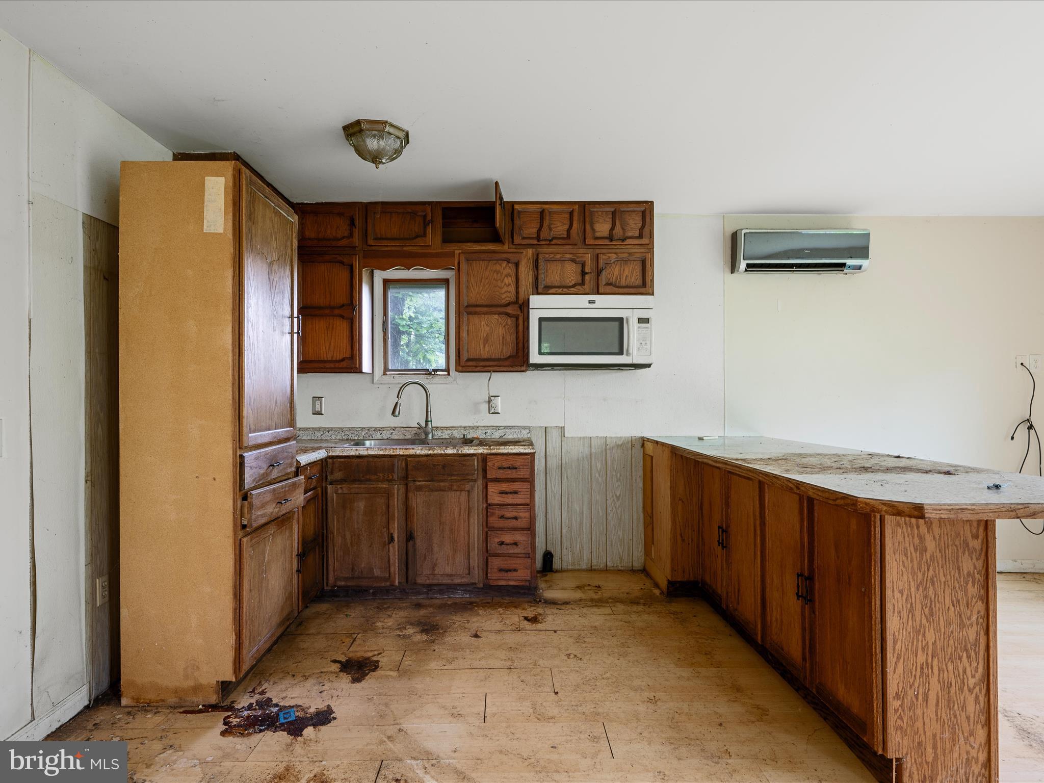 HIDDEN RIVER - Residential