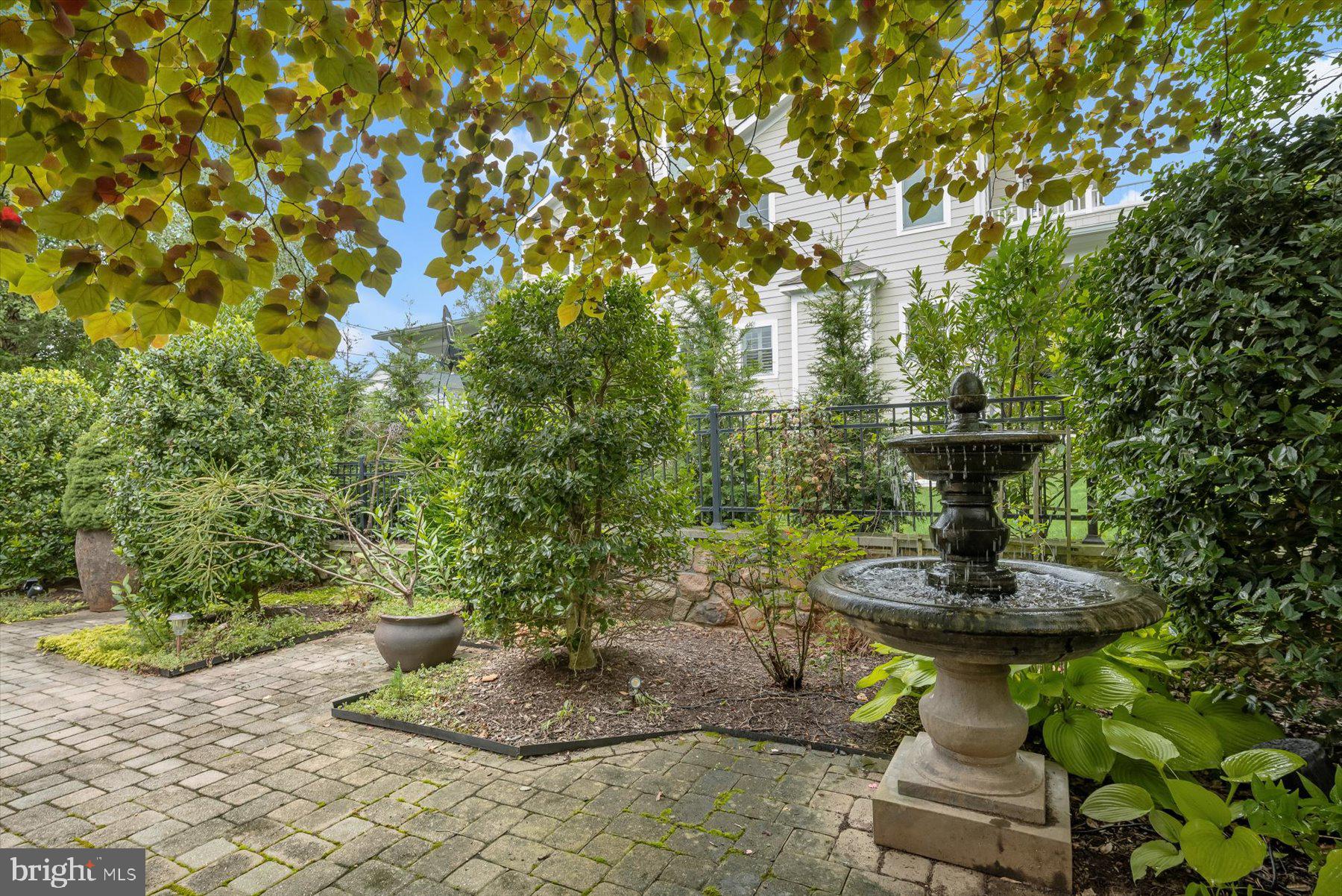 OAKWOOD KNOLLS - Residential