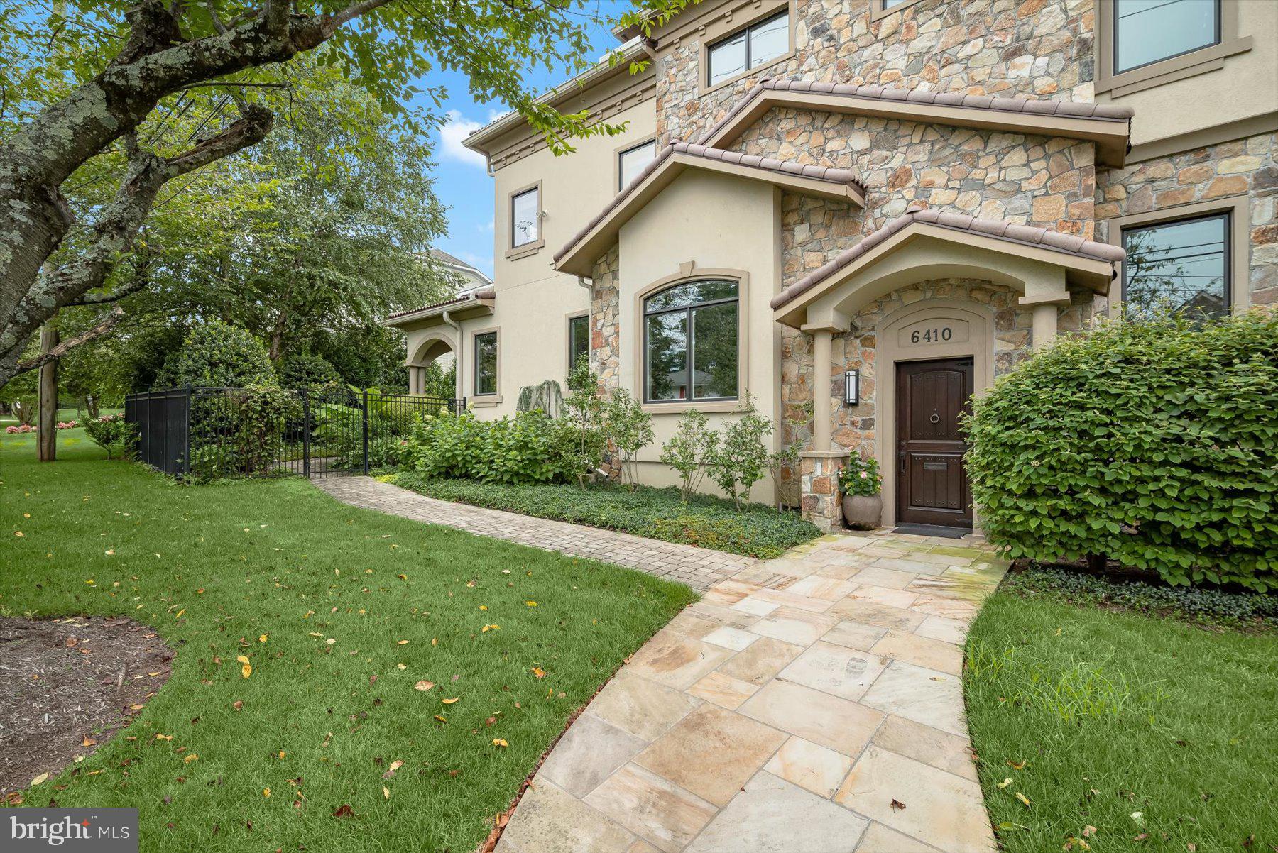 OAKWOOD KNOLLS - Residential