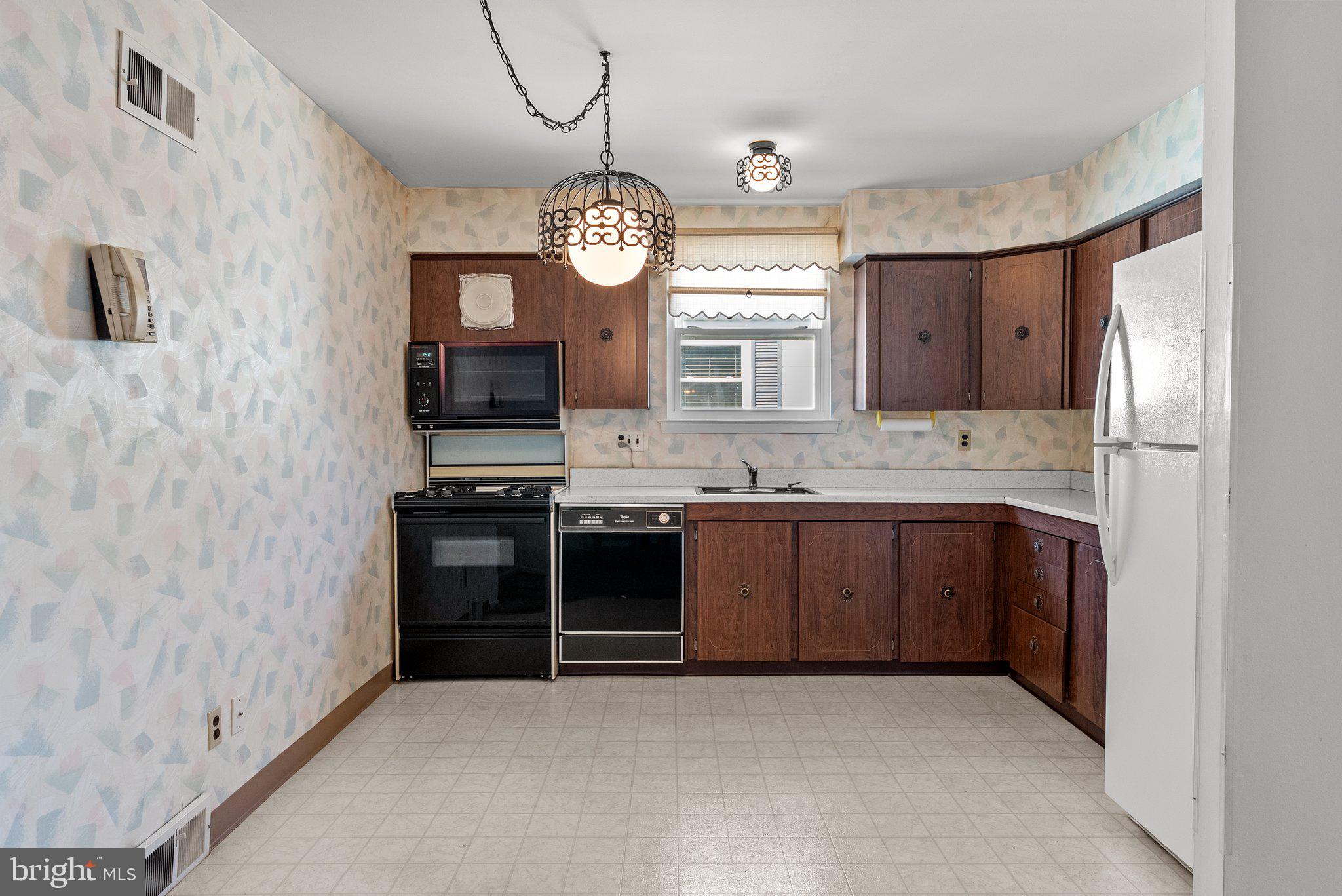 BUSTLETON - Residential