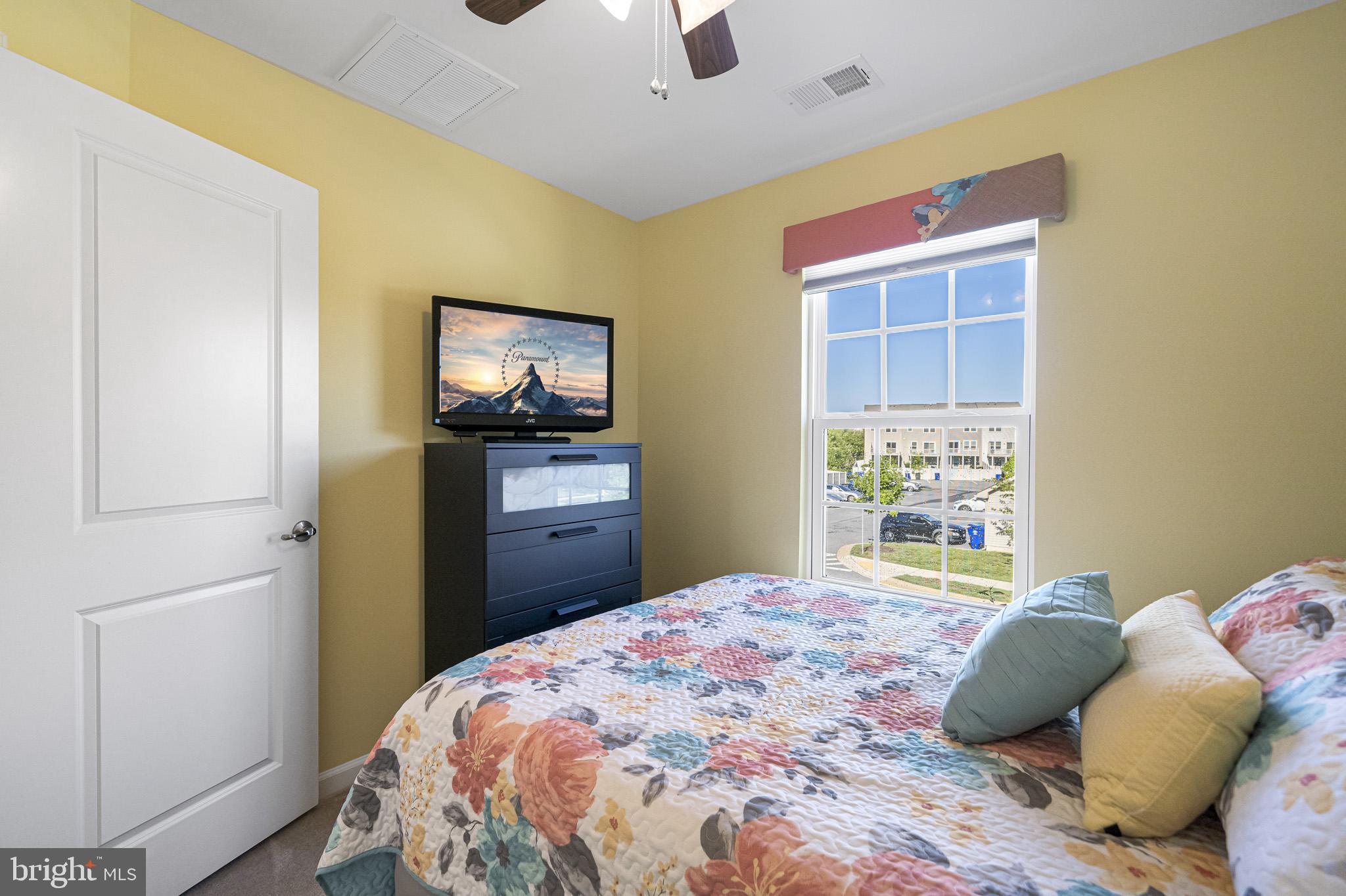 FIELDSIDE AT ST CHARLES - Residential