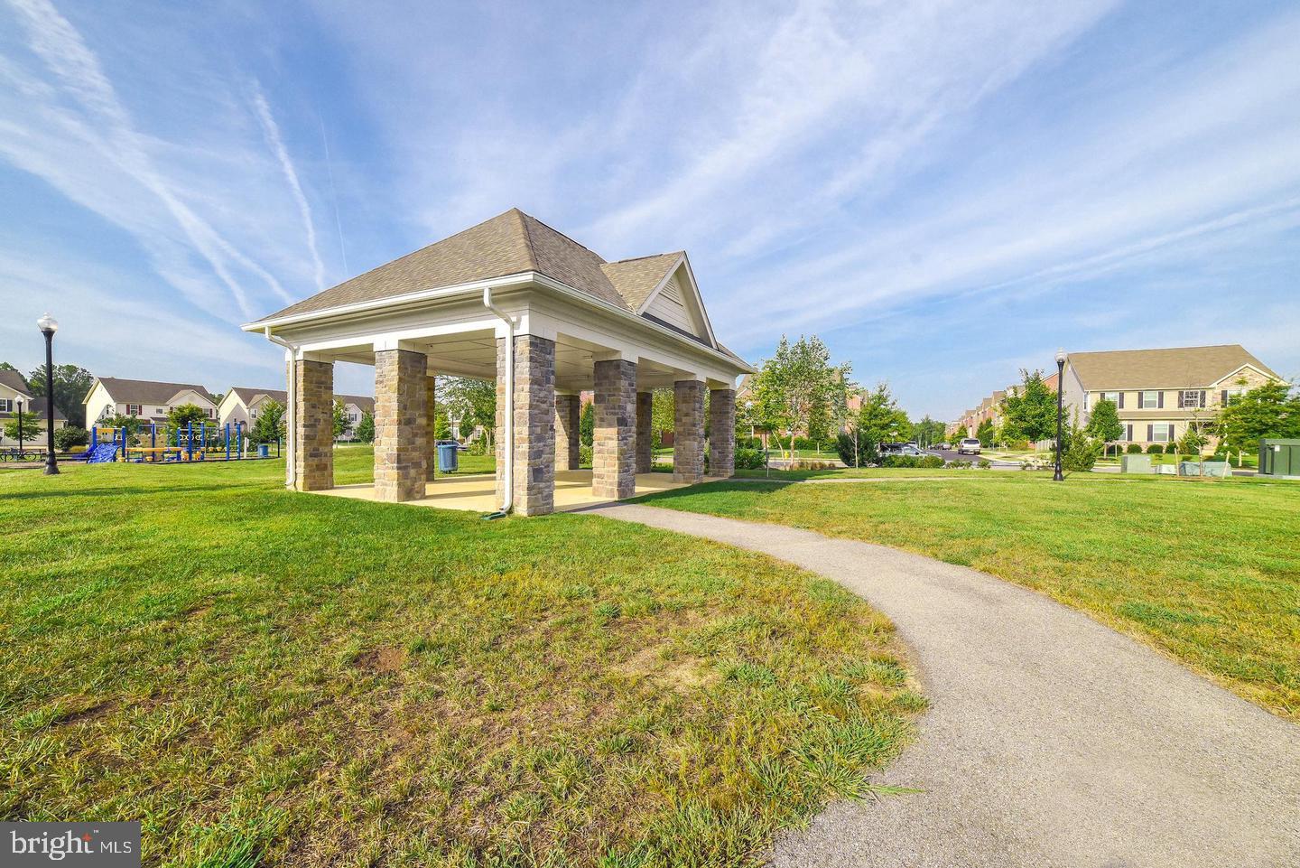 FIELDSIDE AT ST CHARLES - Residential