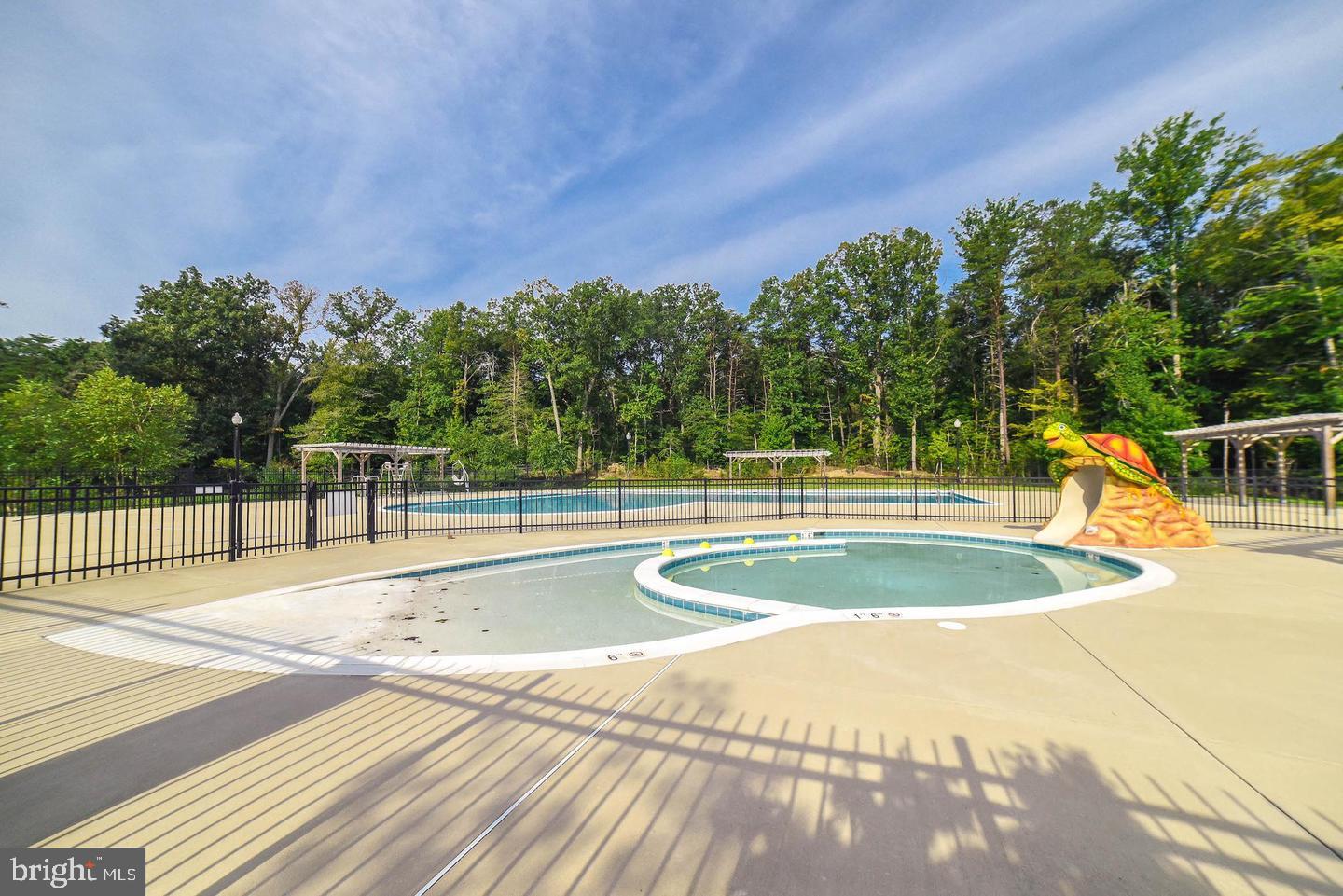 FIELDSIDE AT ST CHARLES - Residential