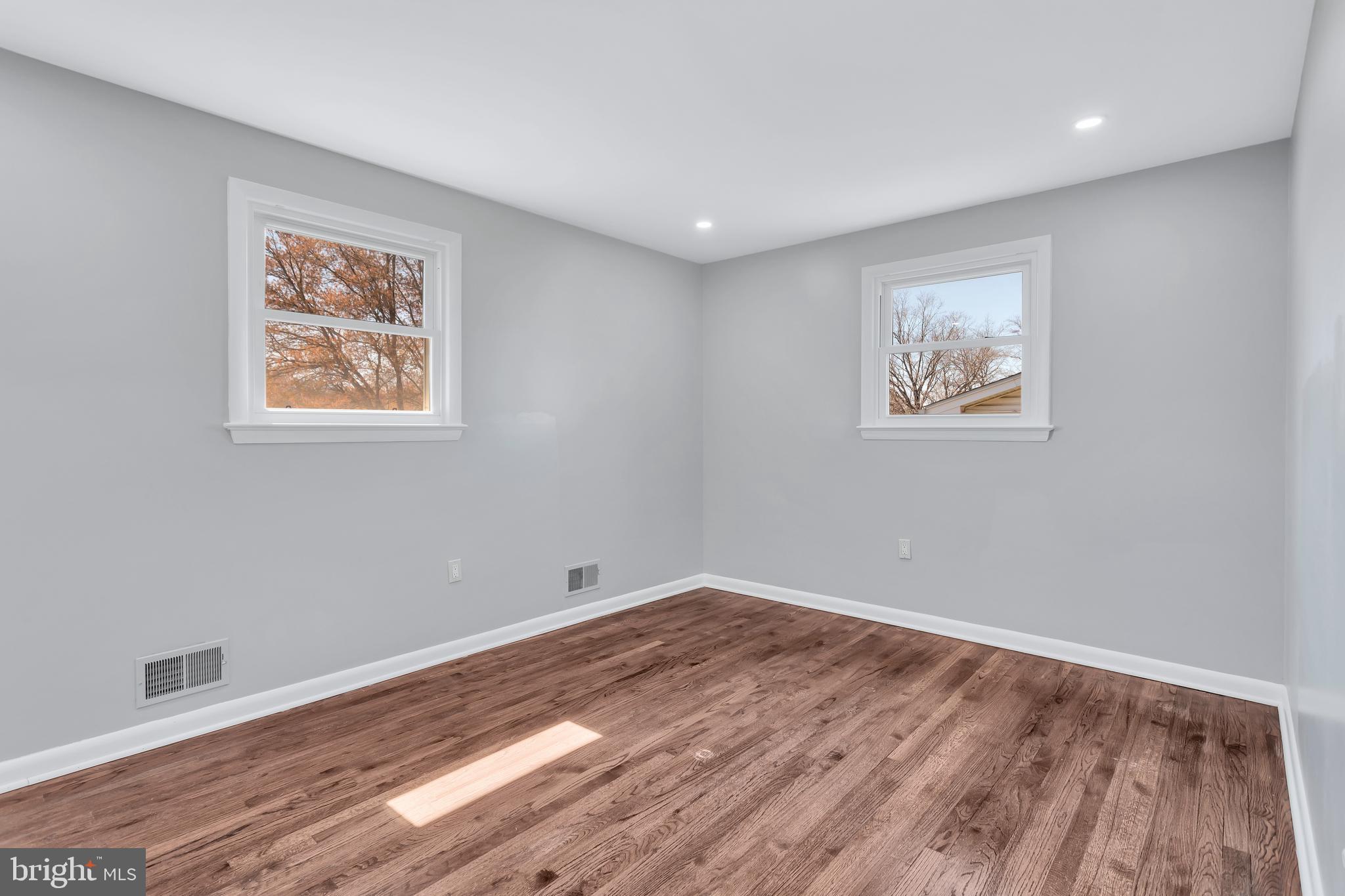 CRESTVIEW MANOR - Residential Lease