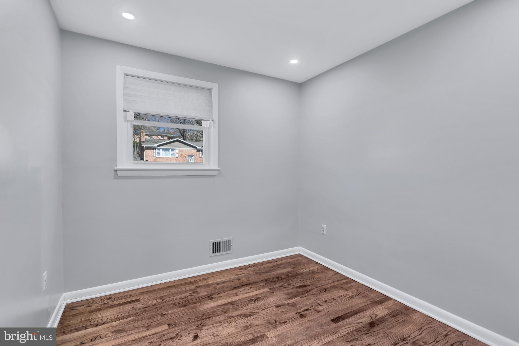 CRESTVIEW MANOR - Residential Lease