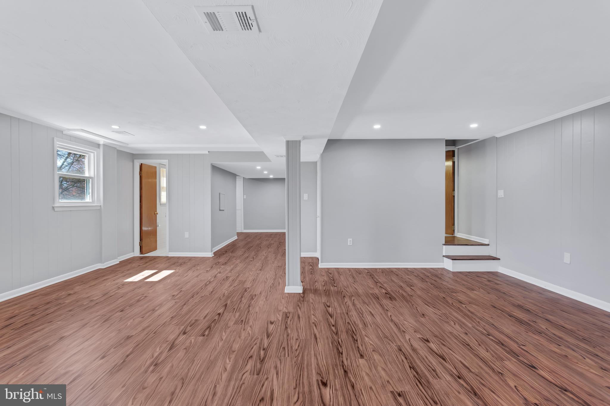 CRESTVIEW MANOR - Residential Lease