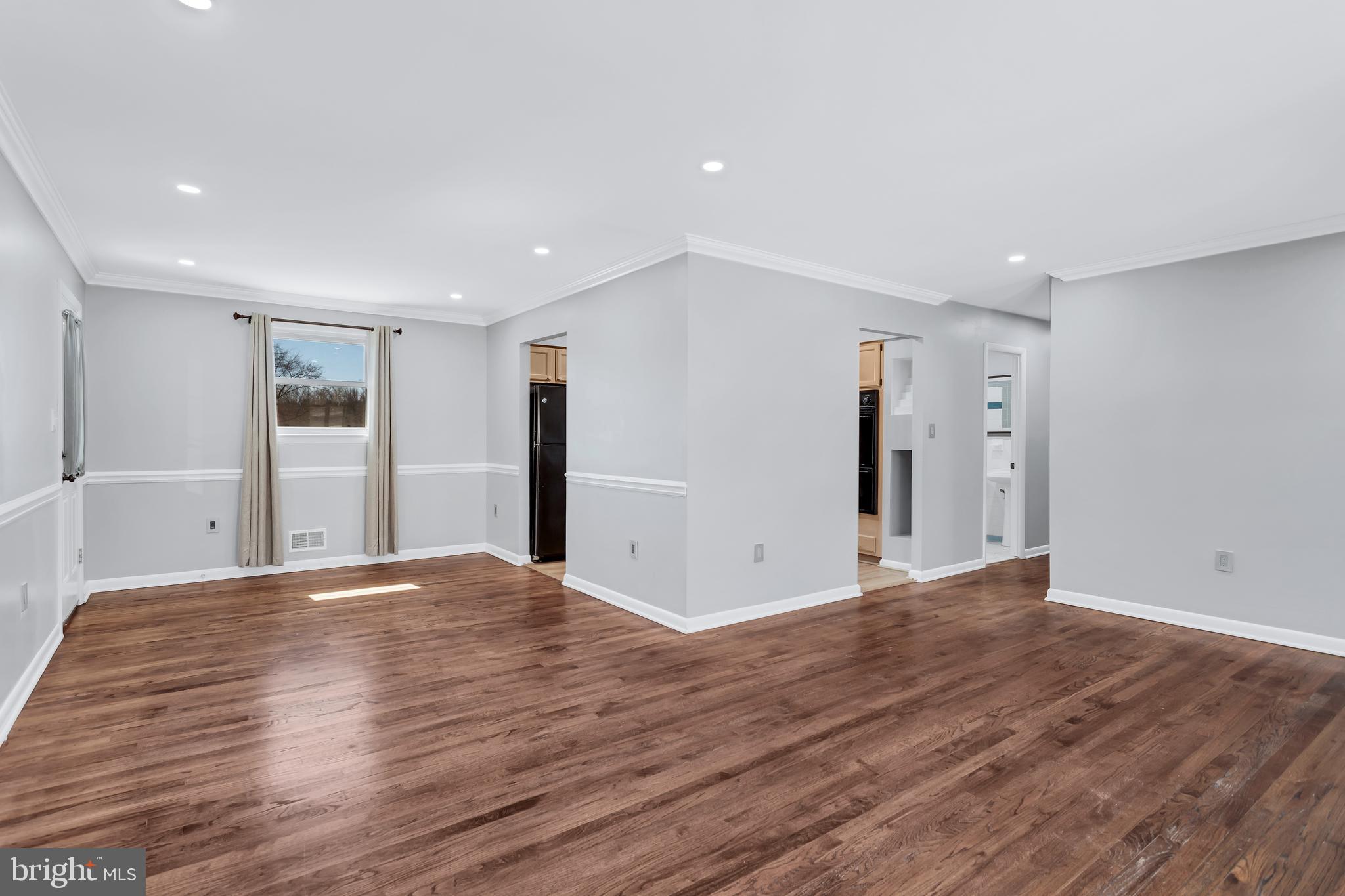 CRESTVIEW MANOR - Residential Lease