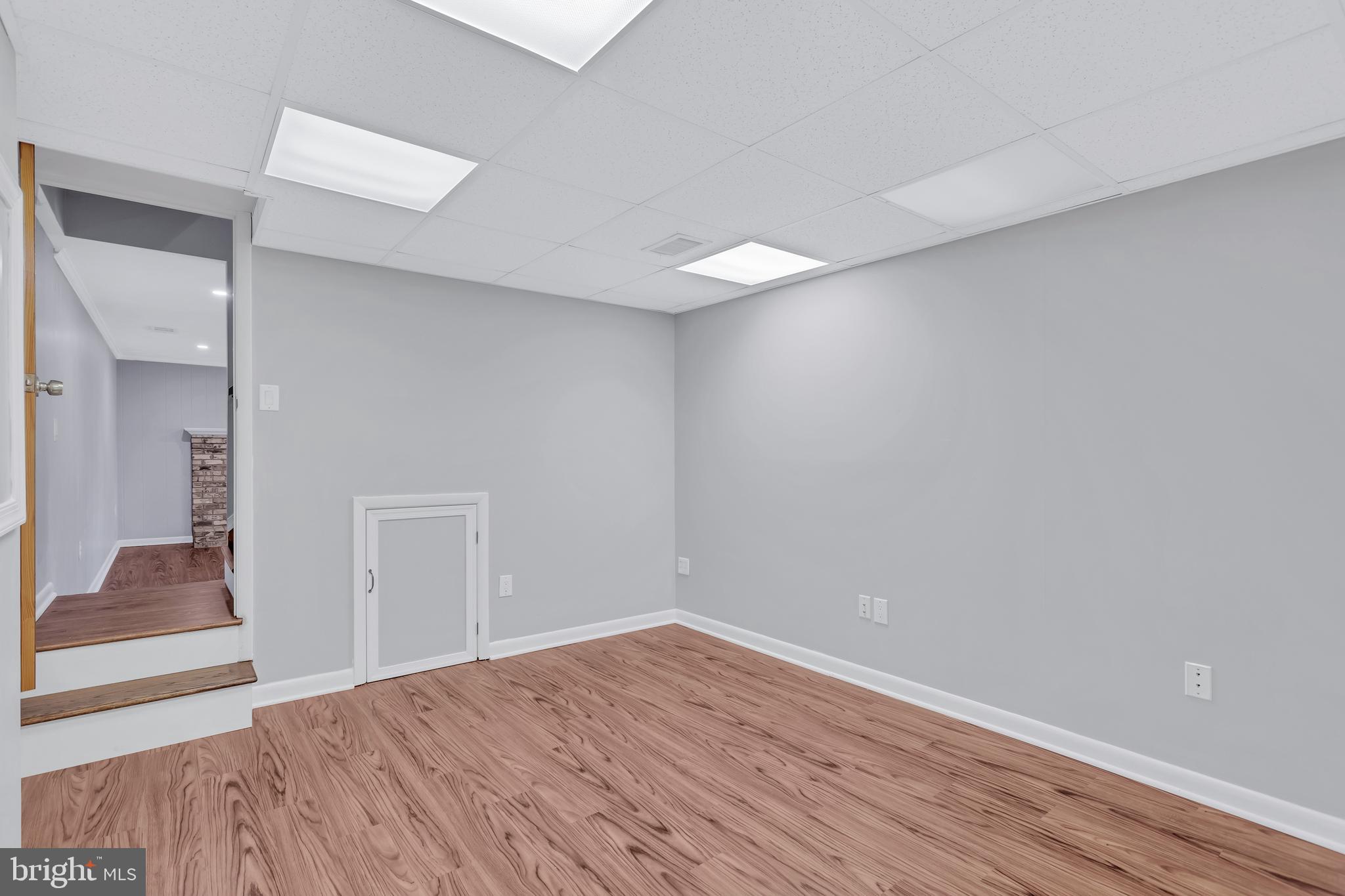 CRESTVIEW MANOR - Residential Lease