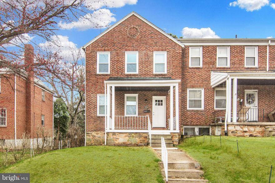 Beautifully updated with 4 bedroom, 2 full bath end of group. Redesigned with an open layout and neutral colors. All new kitchen and stainless appliances, granite counter top and ceramic back splash. The second level has three nice size bedrooms with a remodeled bathroom. Front porch, back deck and large yard. This house is a must see!