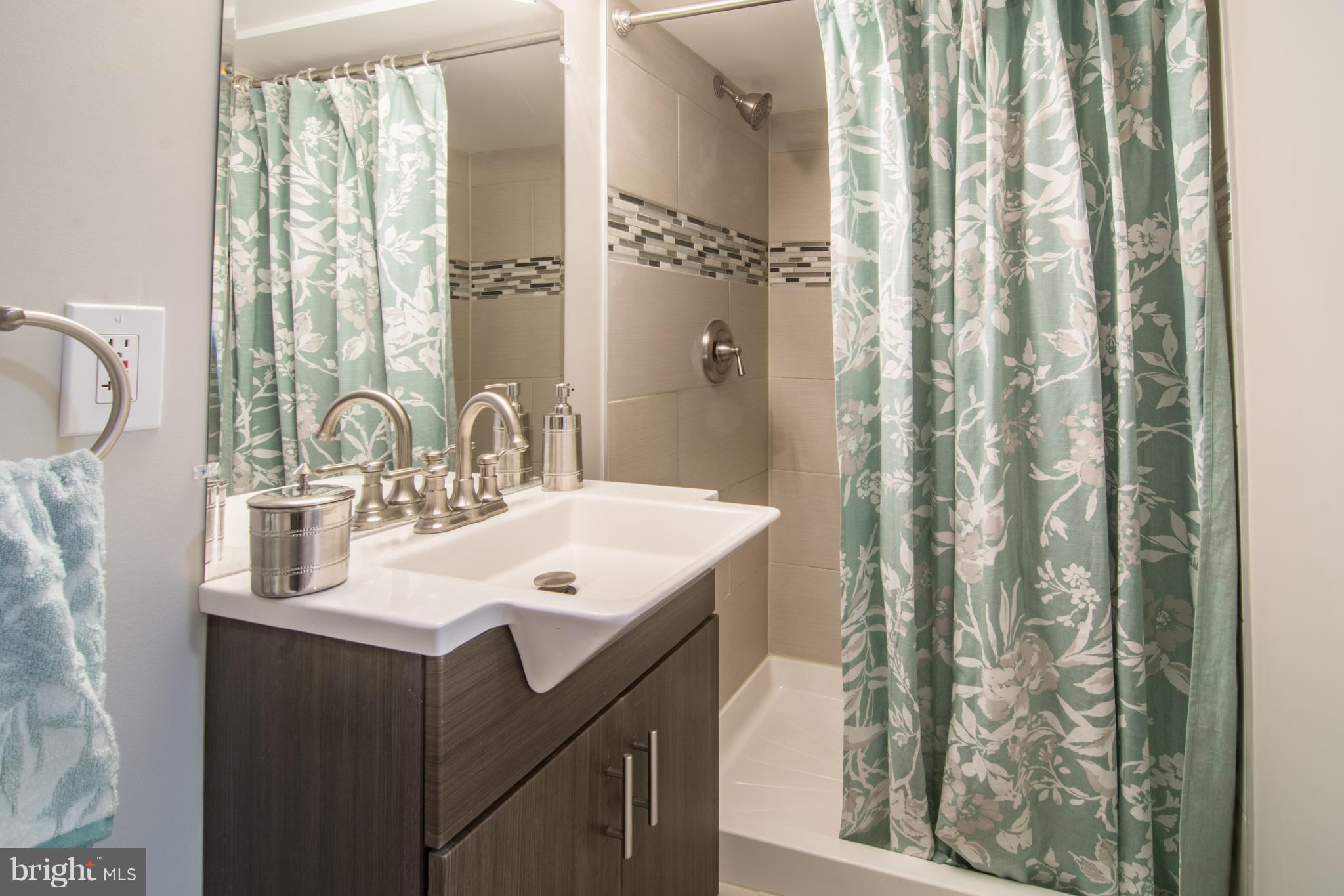 LITTLE FLOWER - Residential