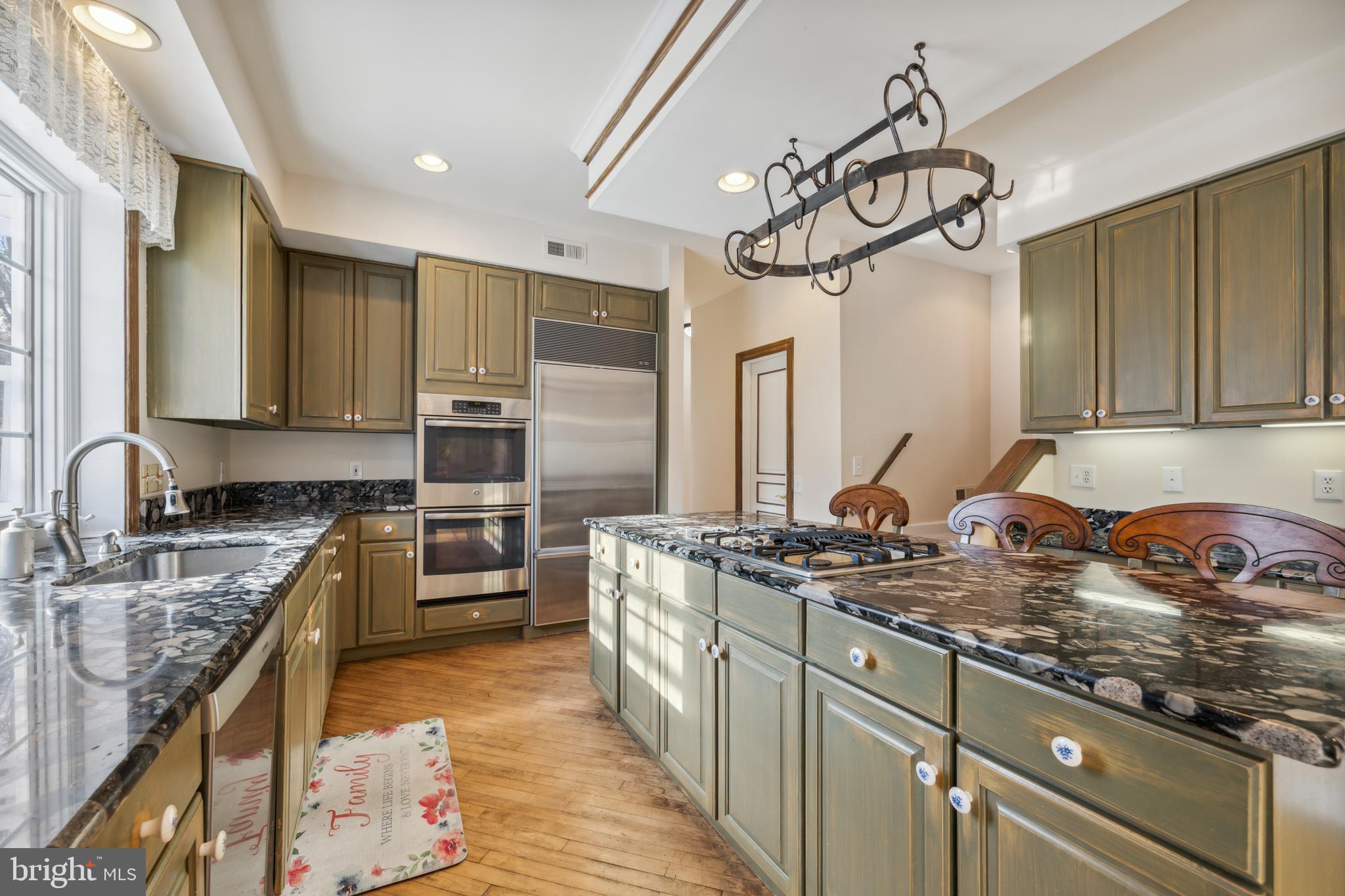 THE RESERVE - Residential