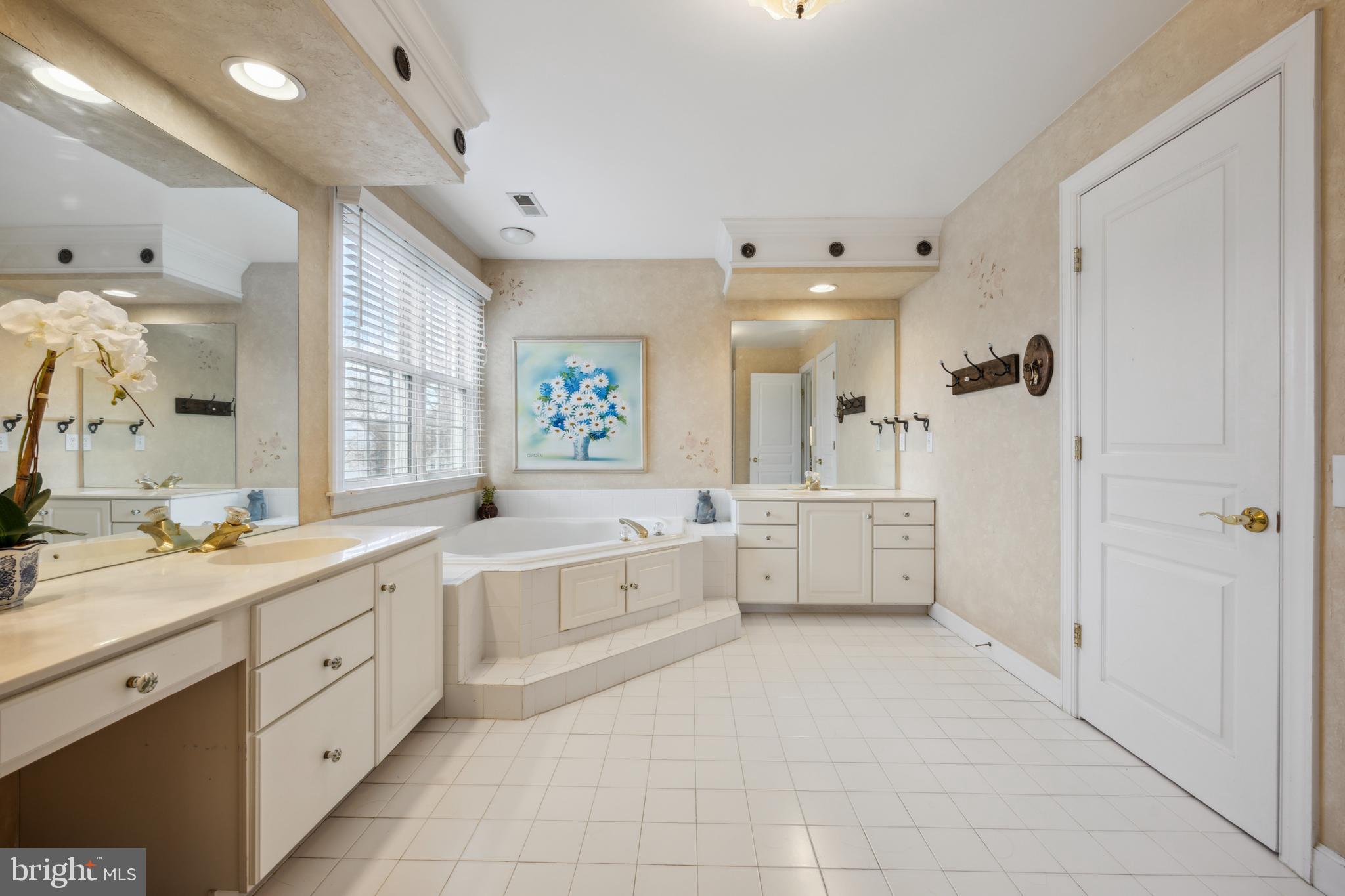 THE RESERVE - Residential