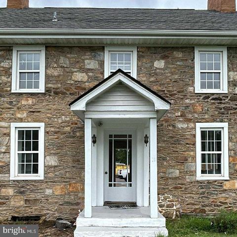 Photo of 323 Lincoln Highway, FAIRLESS HILLS, PA 19030 (MLS # PABU2102494)
