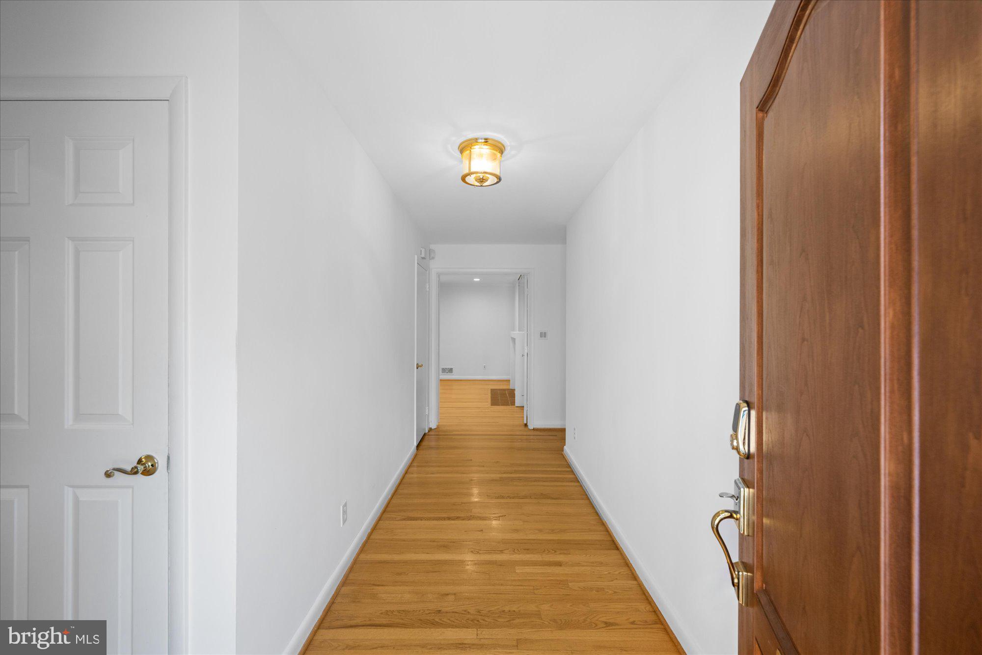 COUNTRY CLUB HILLS - Residential