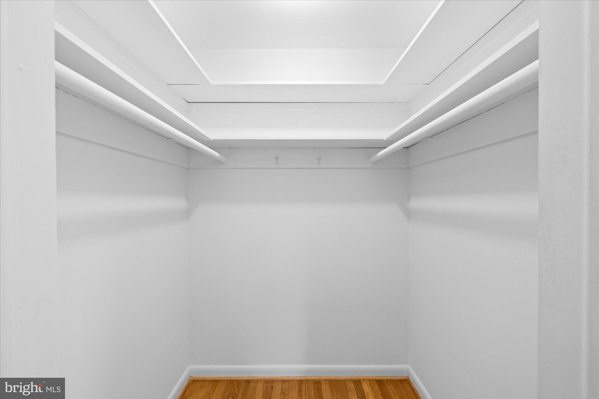 COUNTRY CLUB HILLS - Residential