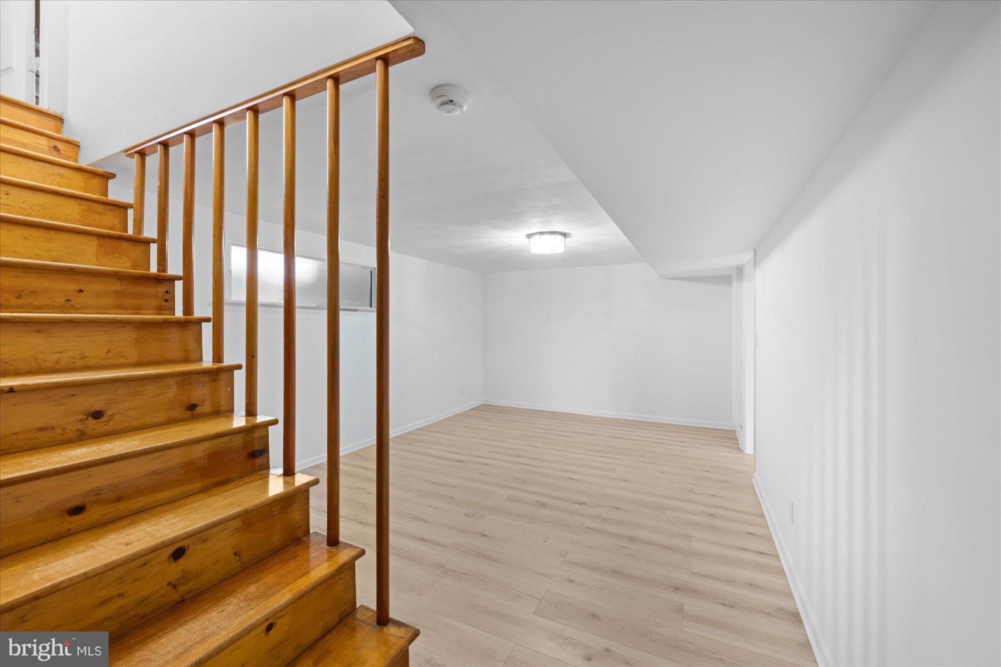 COUNTRY CLUB HILLS - Residential