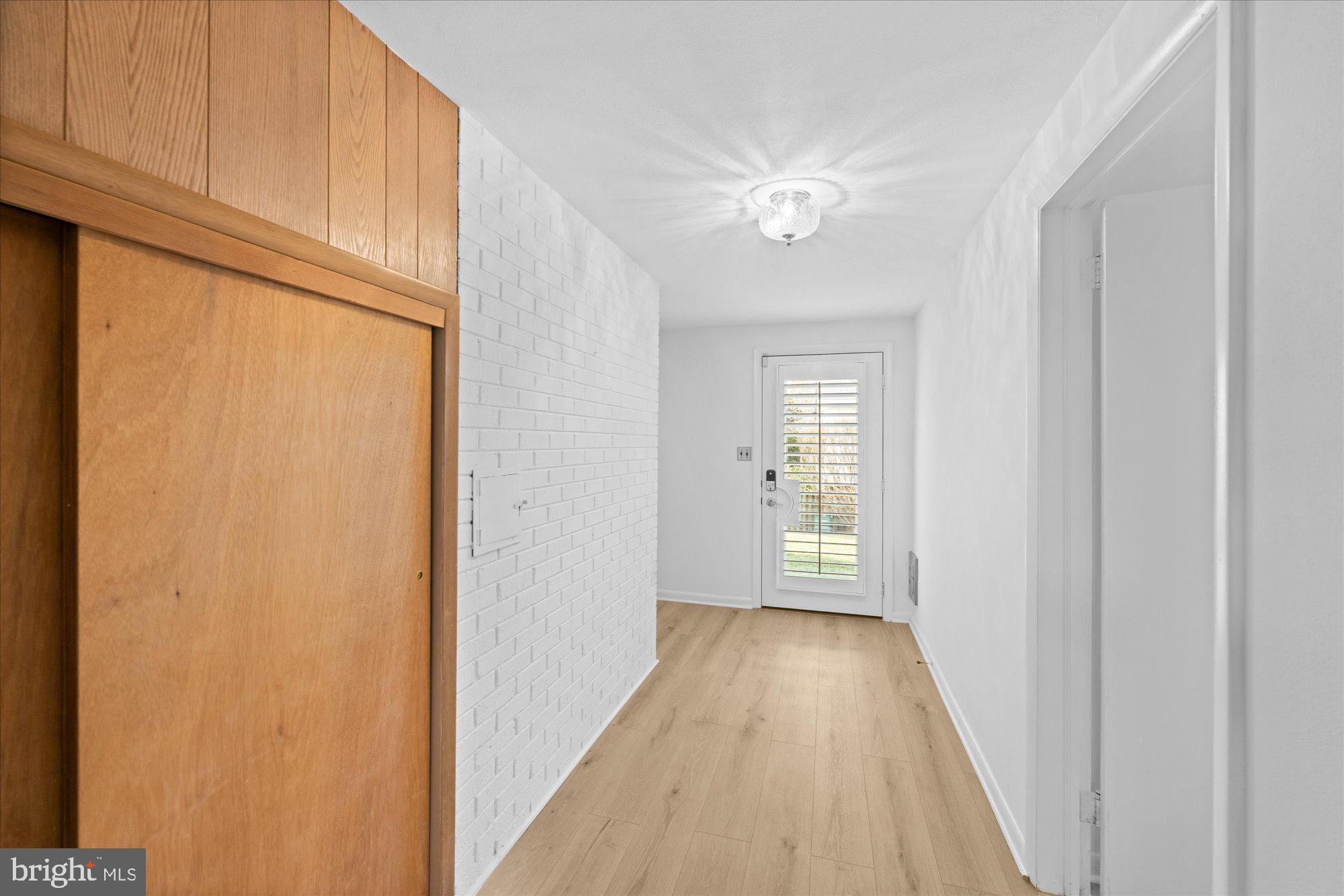 COUNTRY CLUB HILLS - Residential