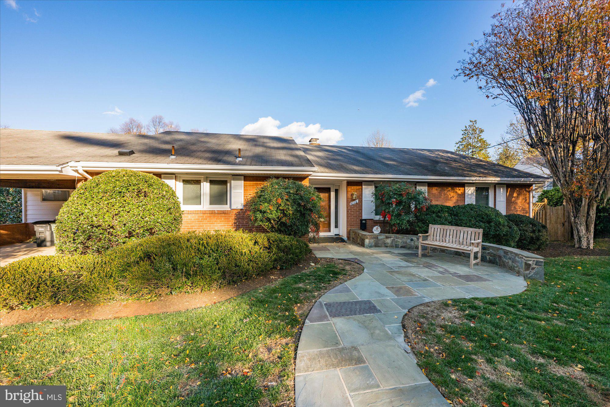 COUNTRY CLUB HILLS - Residential