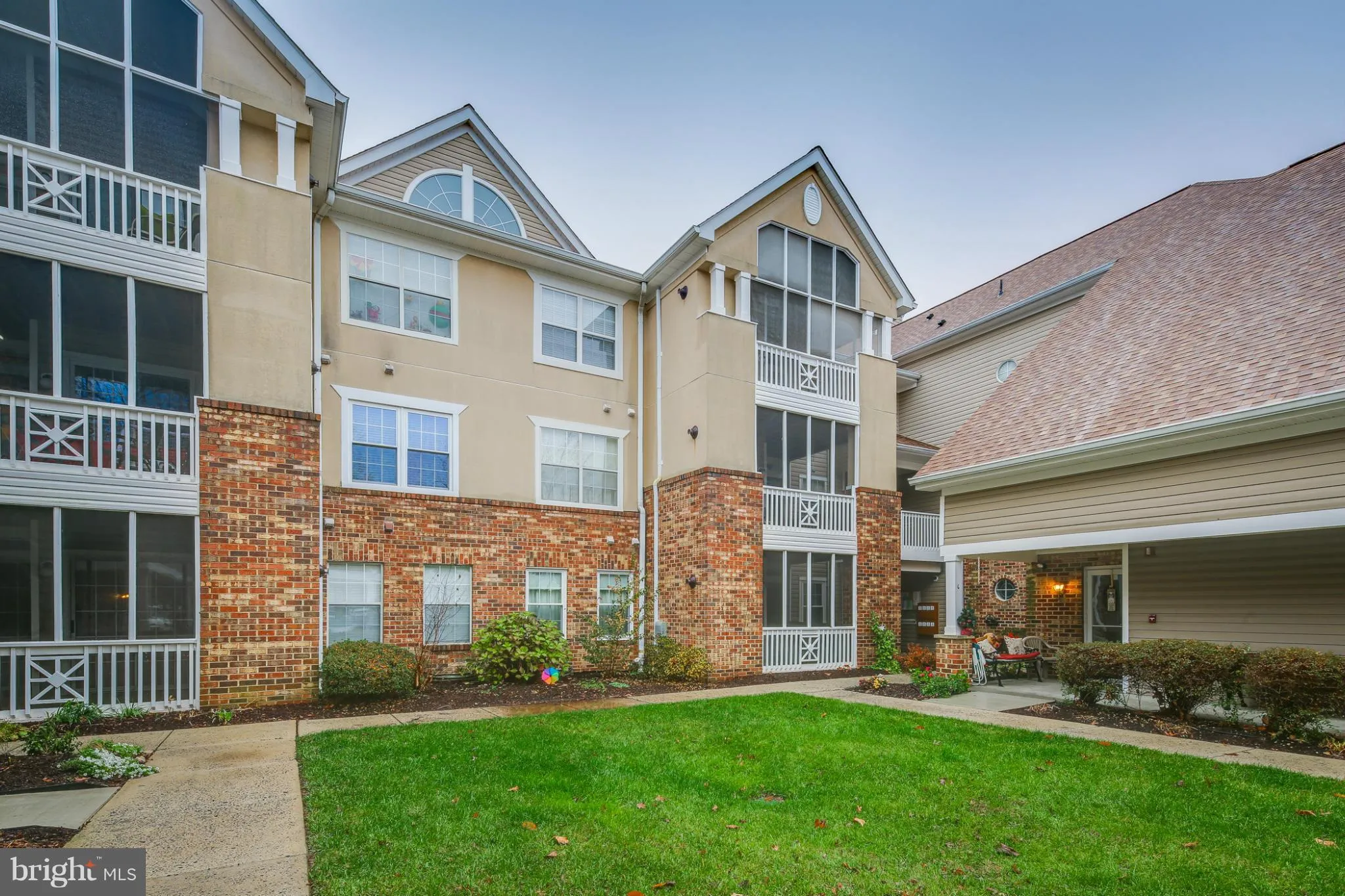 306 Canterbury Rd Unit O  