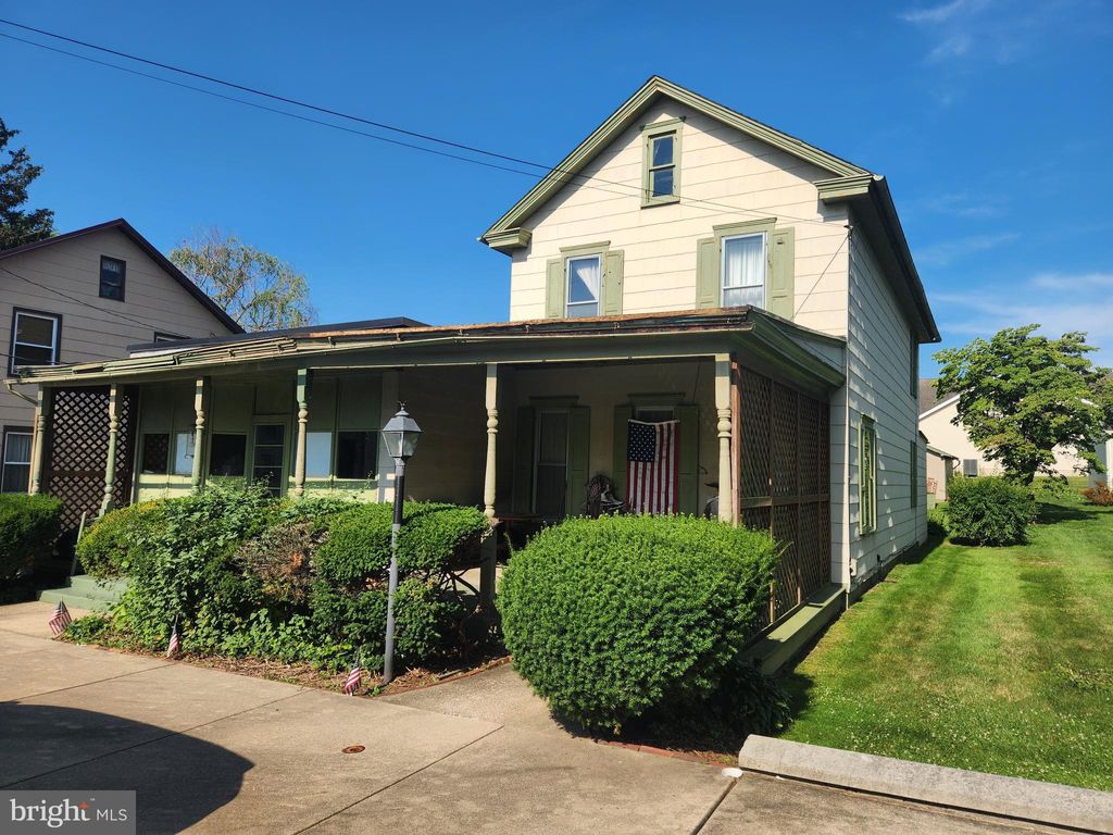 Photo of 122 N Barbara Street, MOUNT JOY, PA 17552 (MLS # PALA2072574)