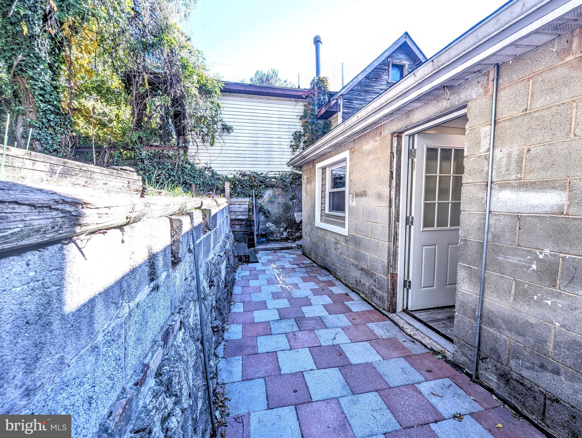 WEST FAIRVIEW - Residential