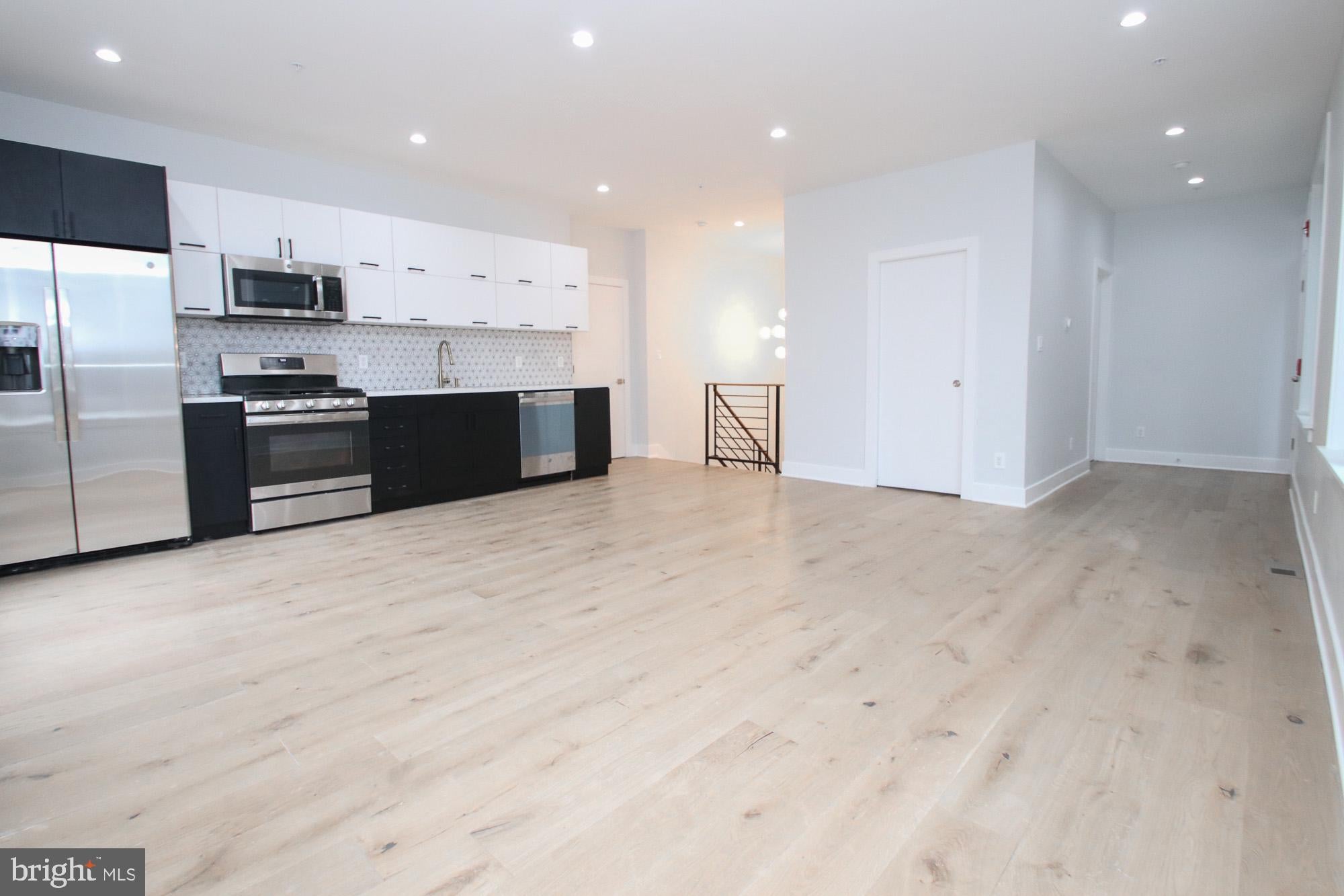810 N UBER STREET