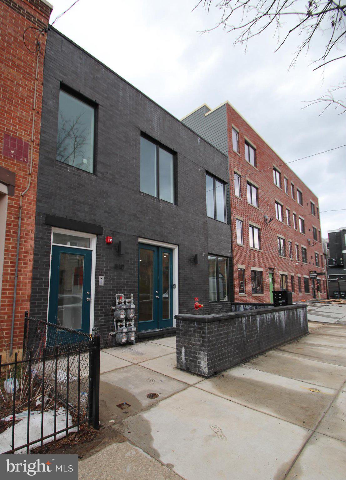 810 N UBER STREET