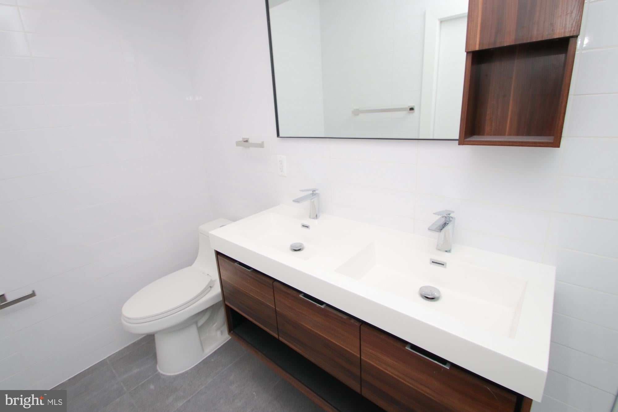 810 N UBER STREET
