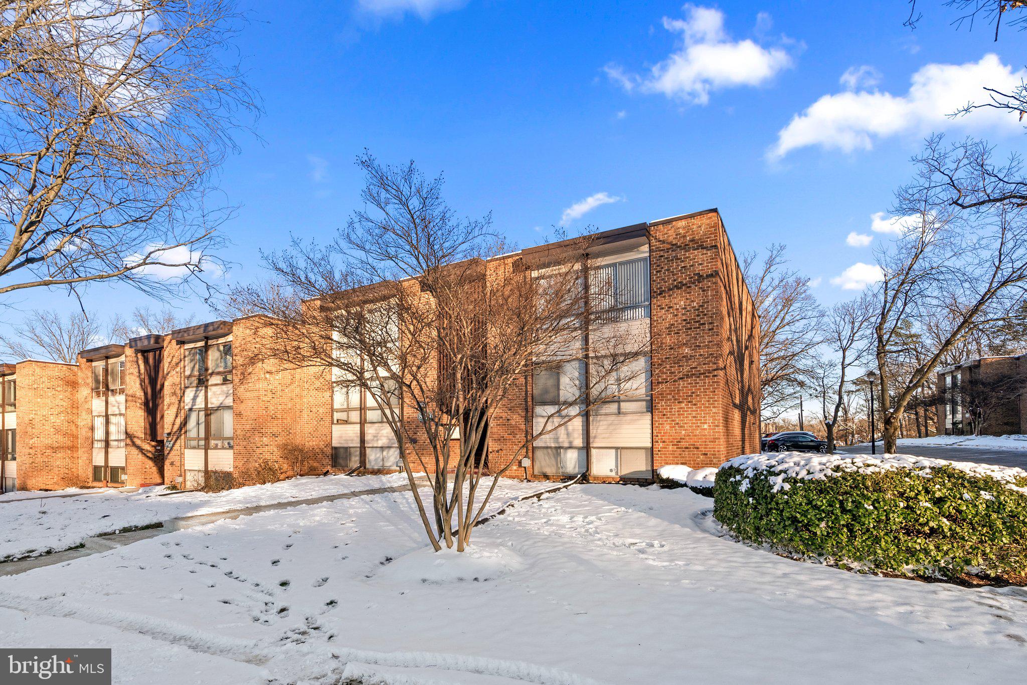 CHELSEA WOODS CONDO - Residential