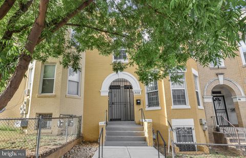 302 V STREET NE WASHINGTON DC 20002