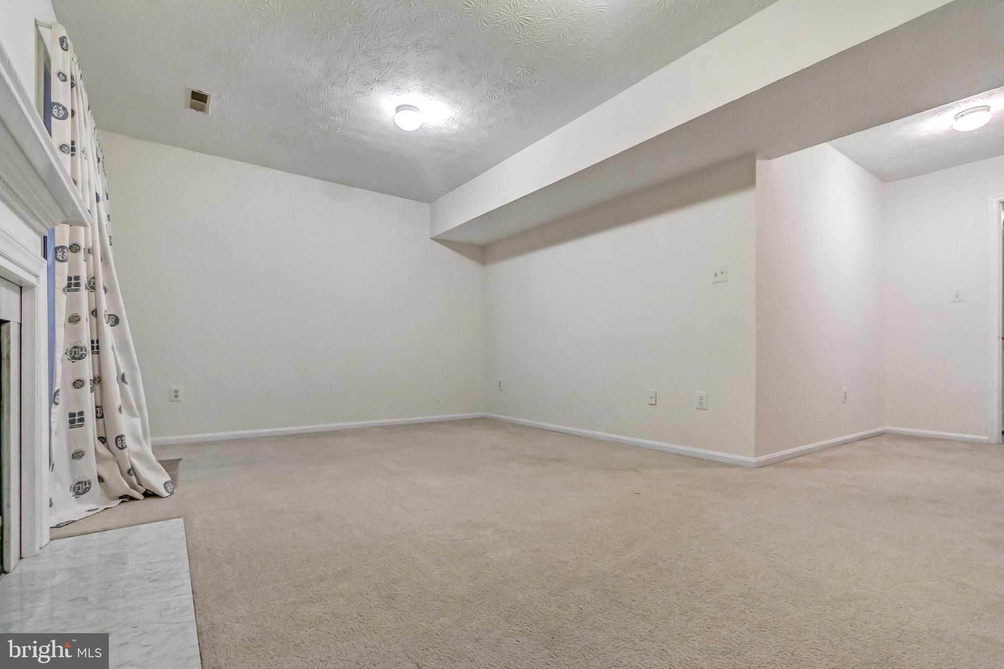 ROBINS GLENN - Residential