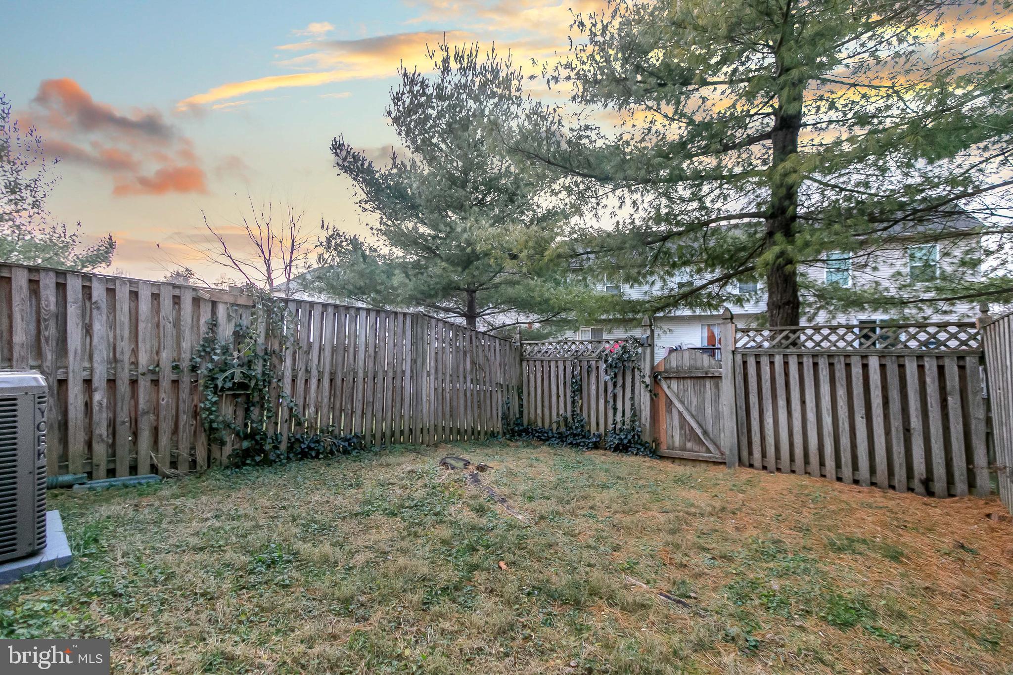 ROBINS GLENN - Residential